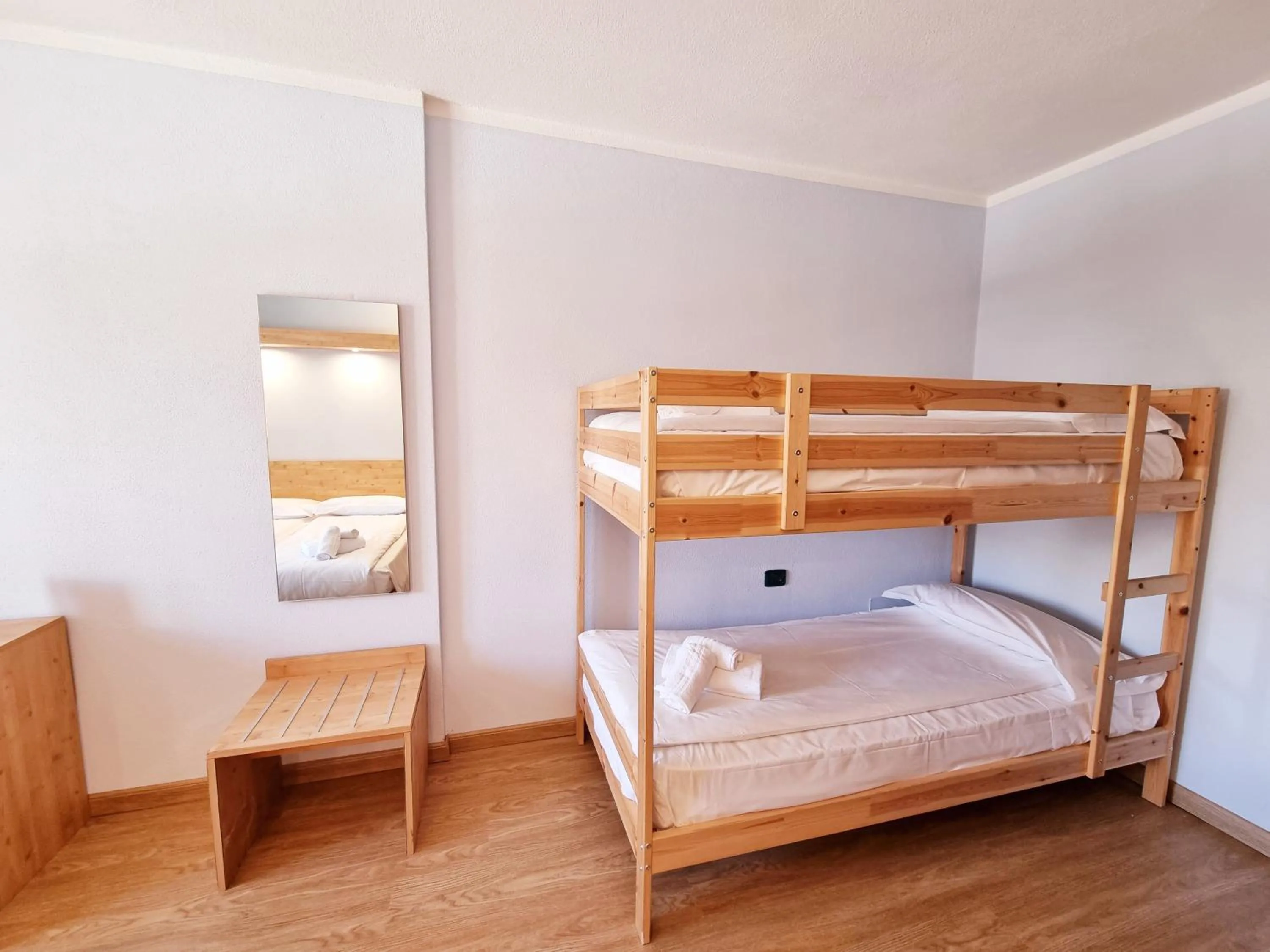 Bedroom, Bed in Hotel San Carlo, tra Bormio e Livigno