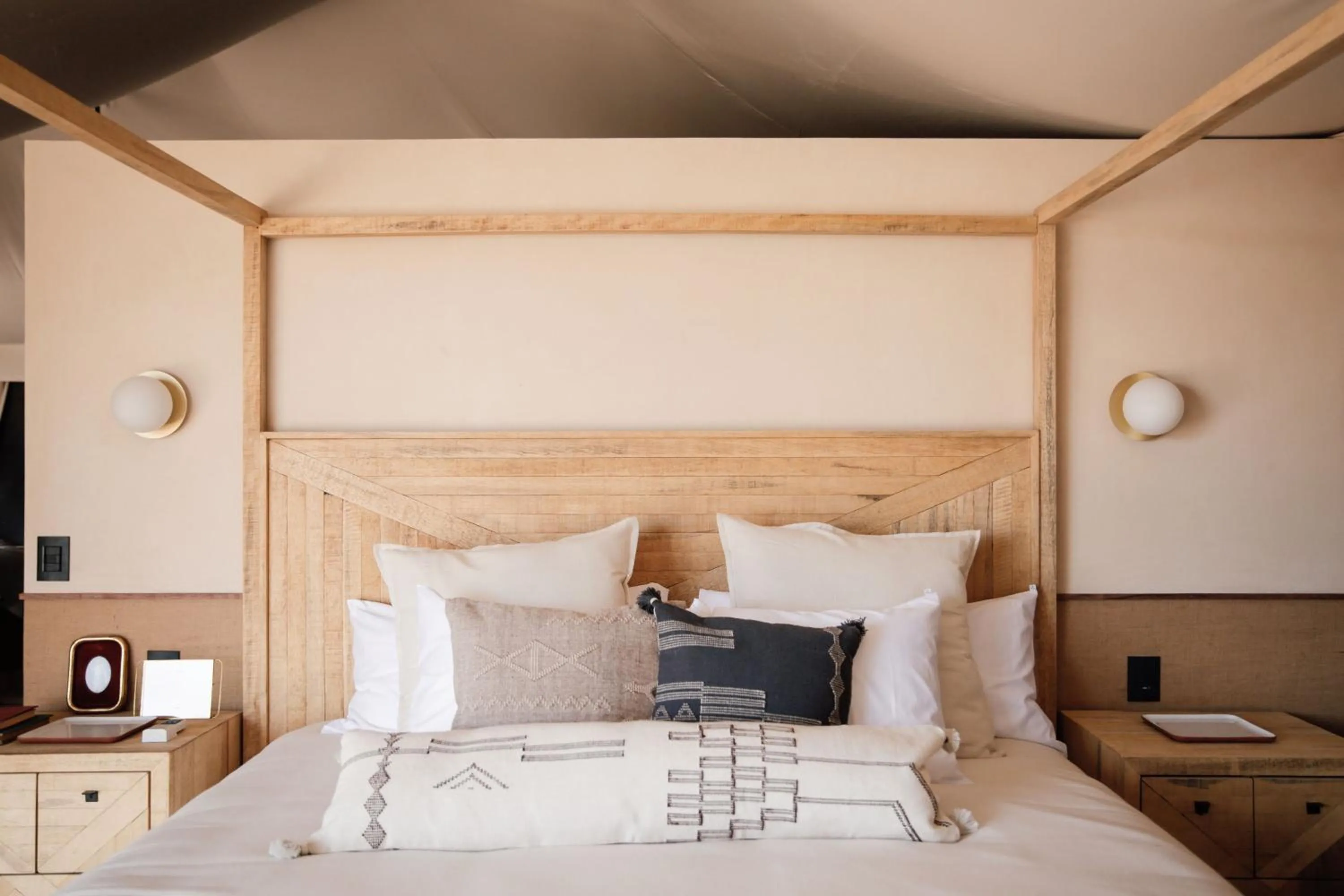 Bed in Viatura Omún, San Miguel de Allende, with Optional All Inclusive