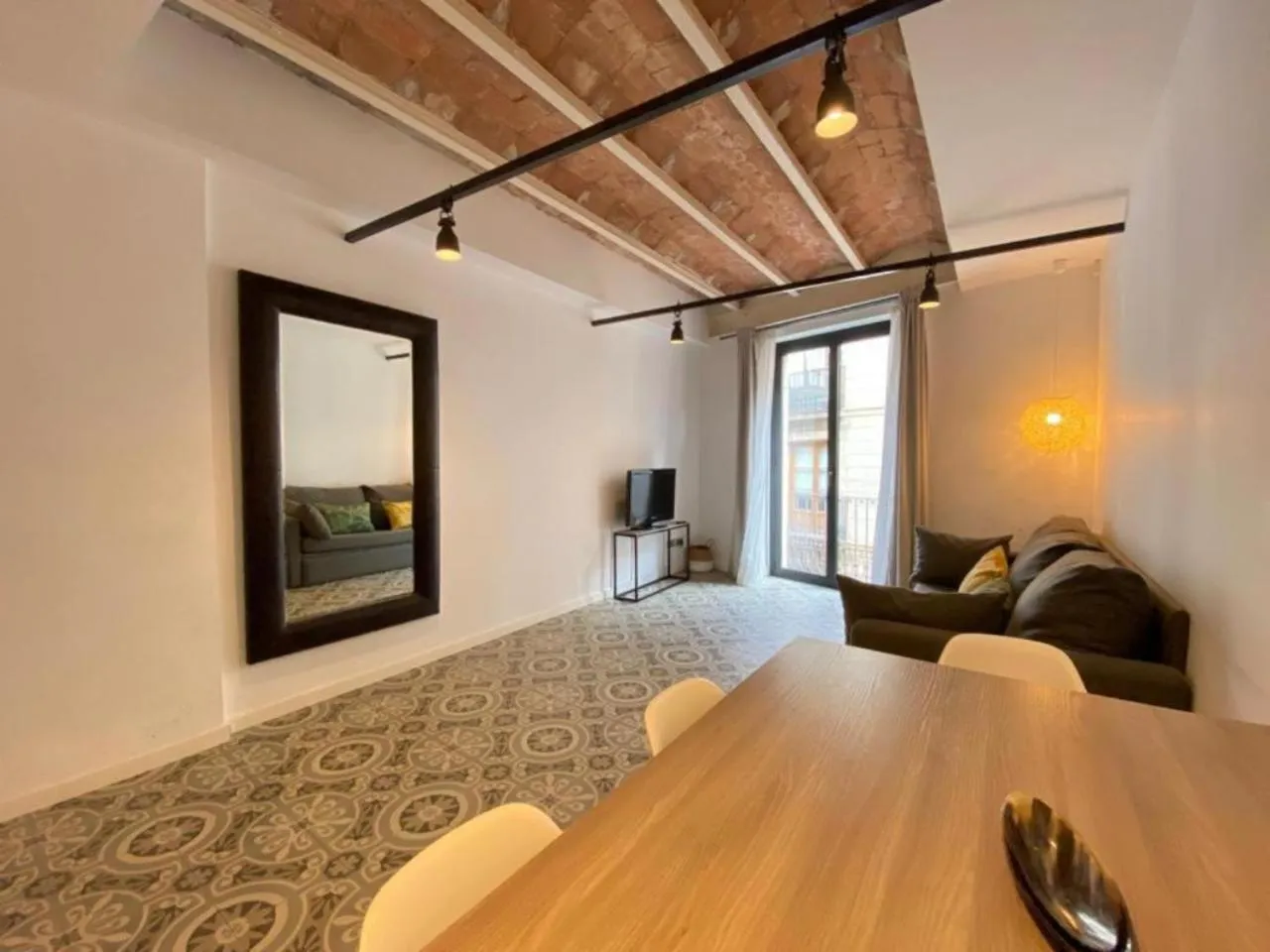 TV and multimedia, Bed in Liceu Apartments by gaiarooms