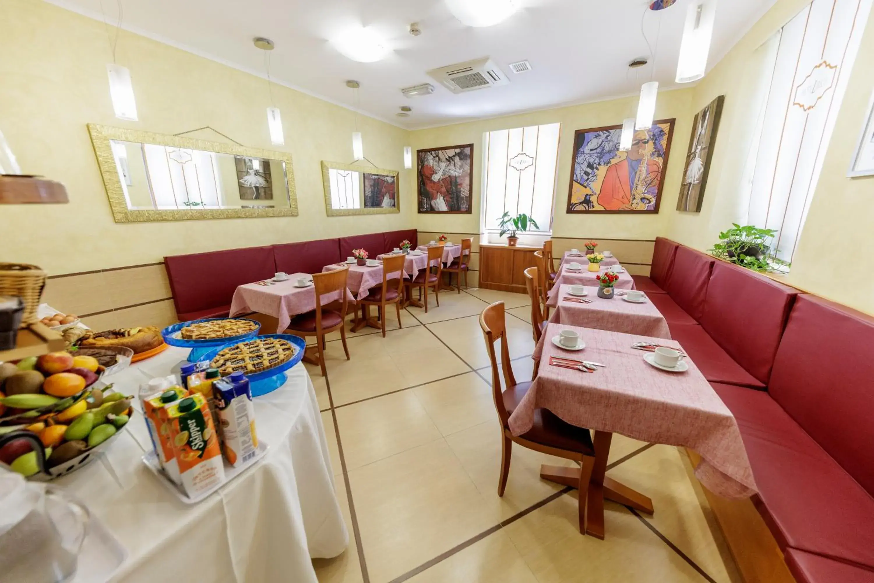 Breakfast in Hotel Lirico Breakfast in Hotel Lirico