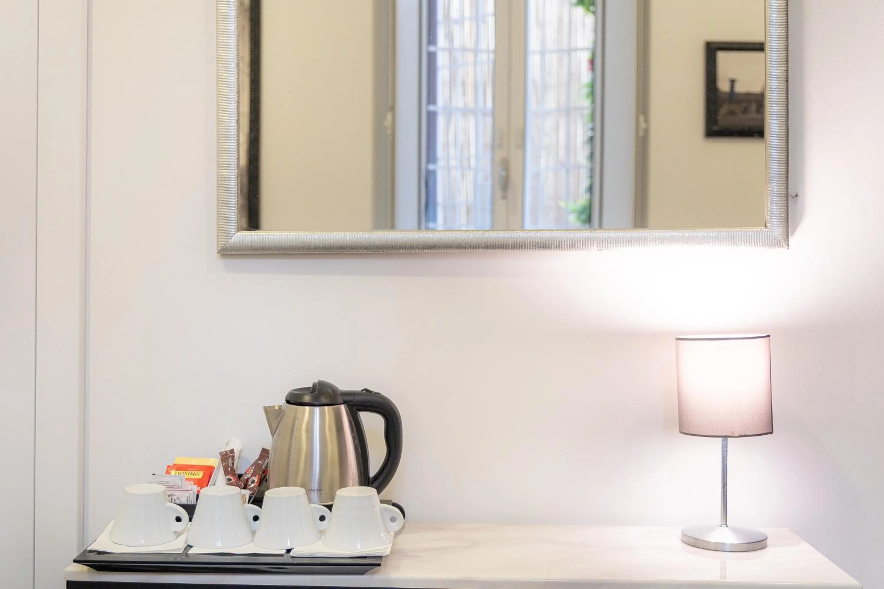 Coffee/tea facilities in Hotel Castellino Roma