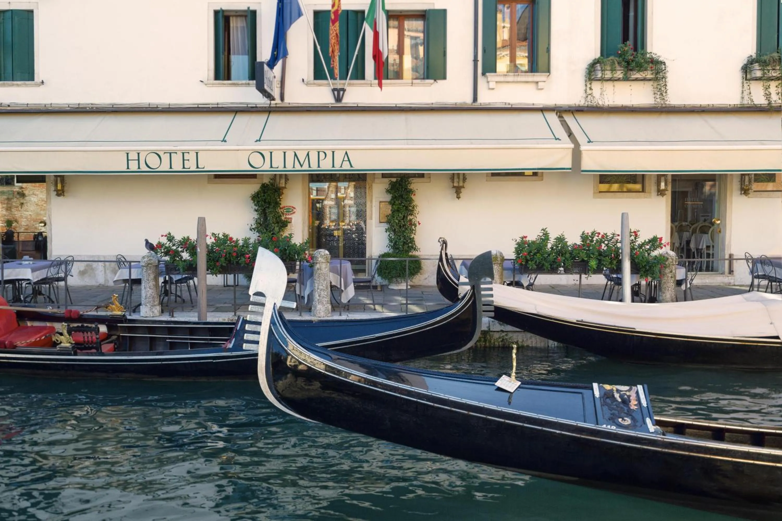 Property building in Hotel Olimpia Venice, BW Signature Collection 3sup