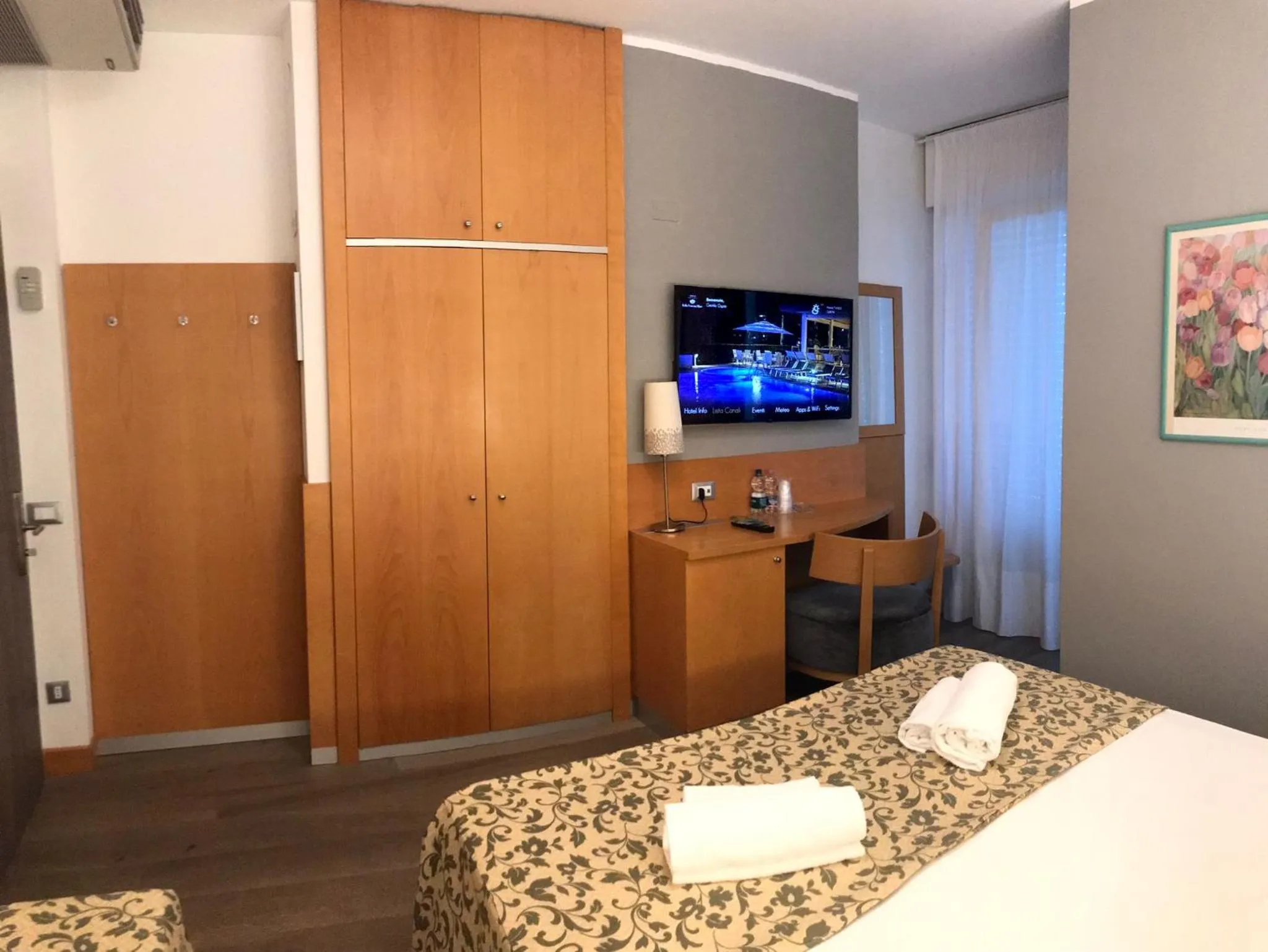 TV and multimedia, Bed in Hotel Bella Venezia Mare