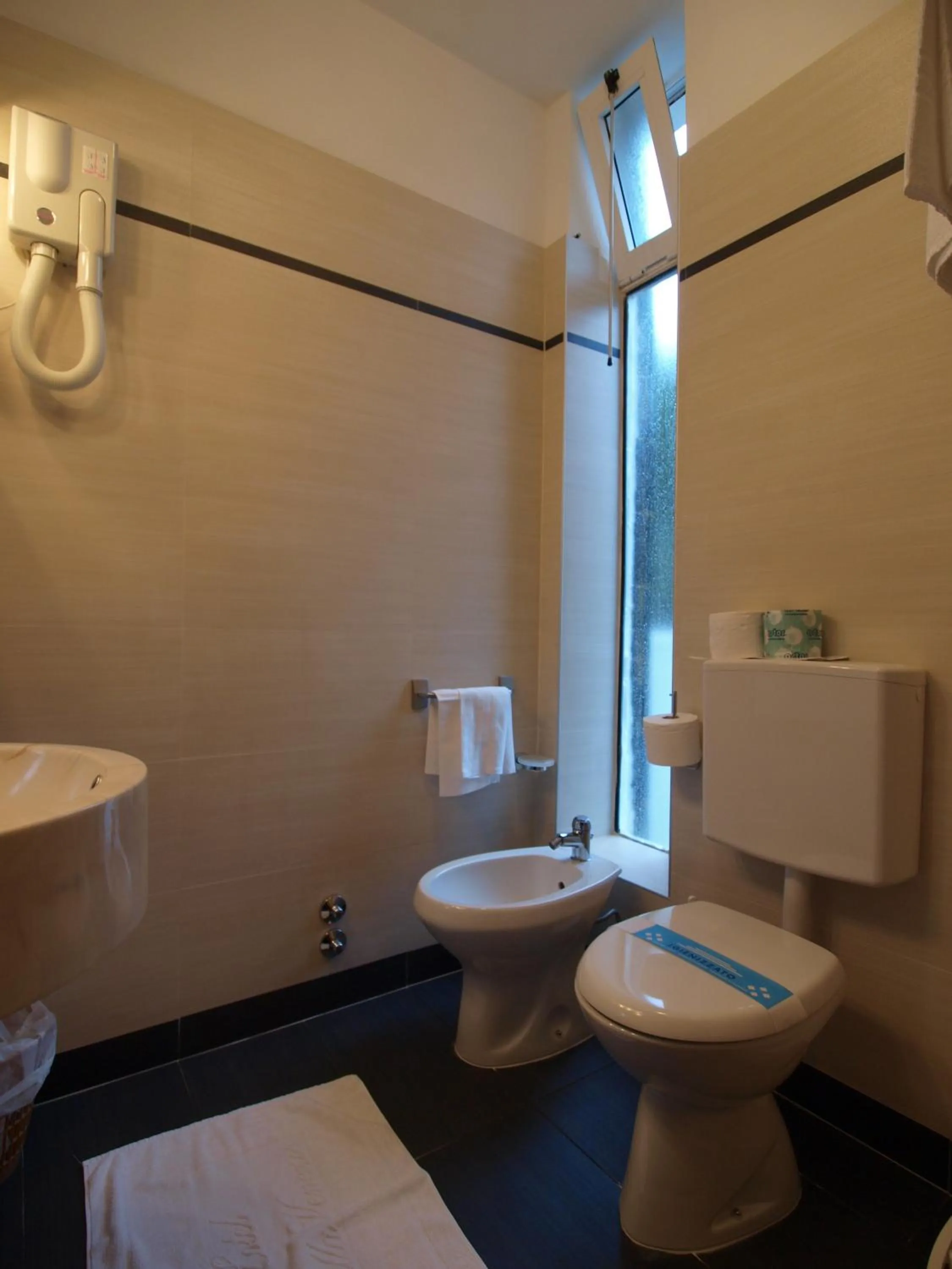 Bathroom in Hotel Bella Venezia Mare