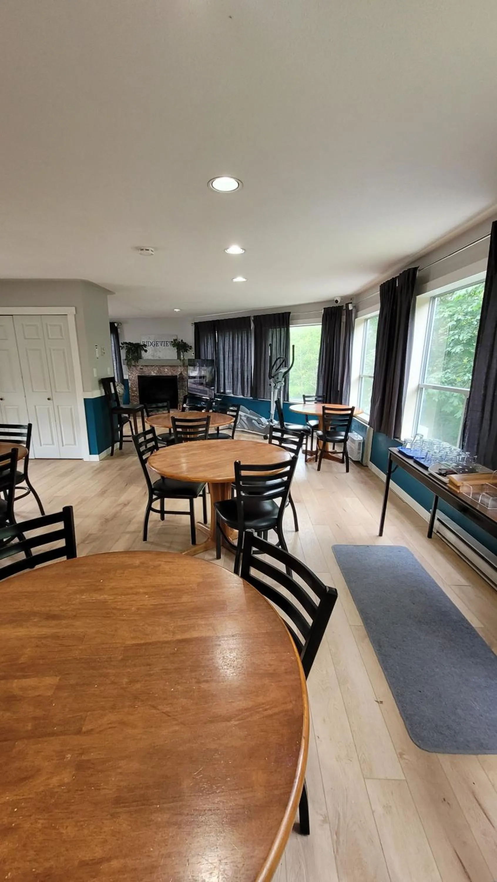 Dining area in Ridgeview Motor Inn