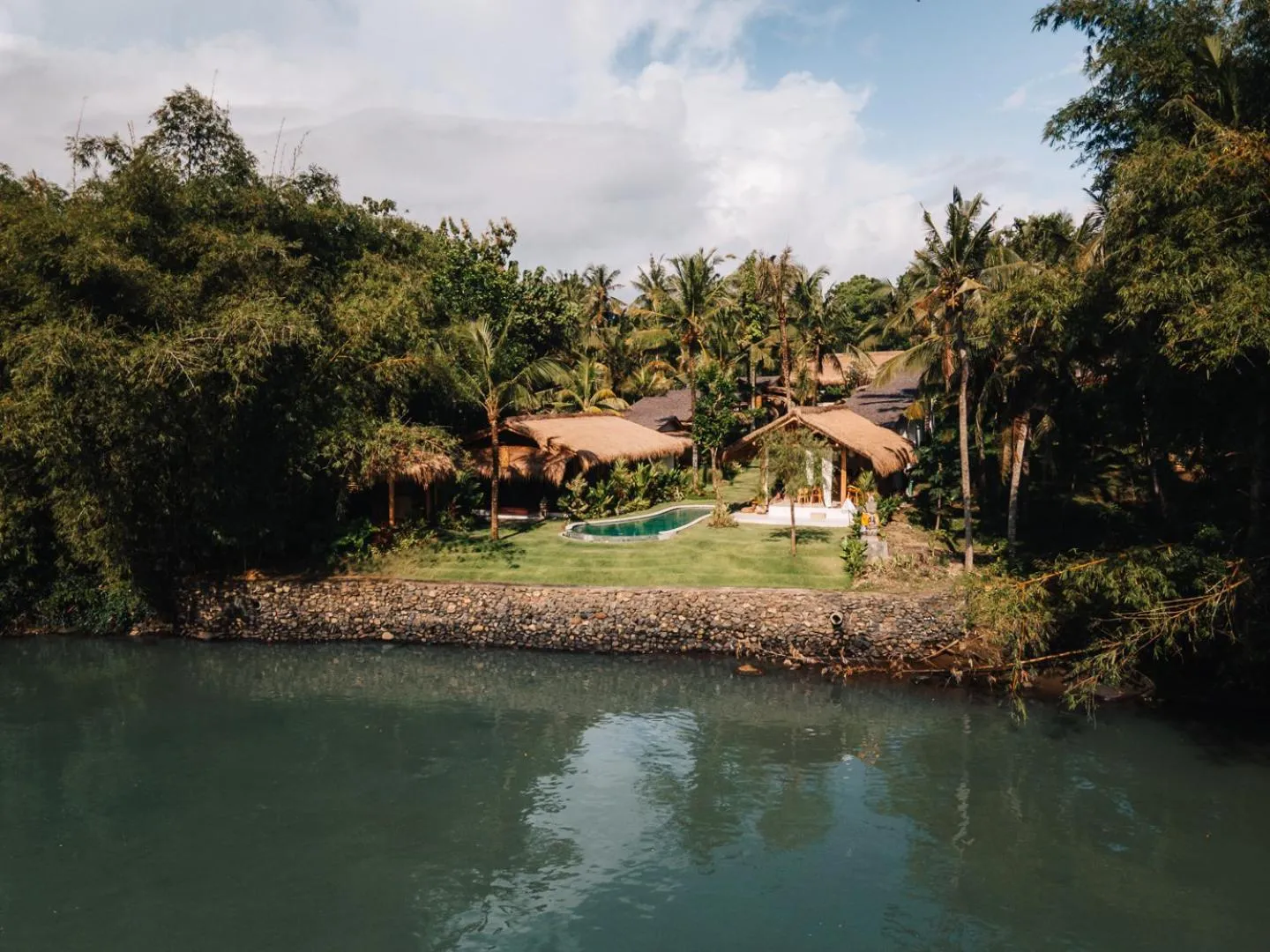 Restaurant/places to eat in Yama Balian