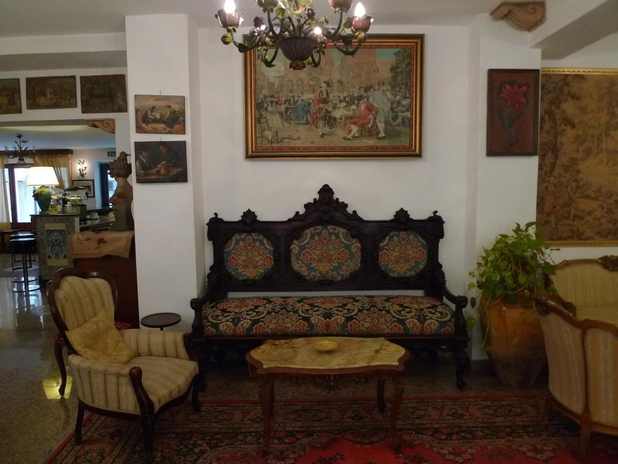 Communal lounge/ TV room in Hotel La Riva