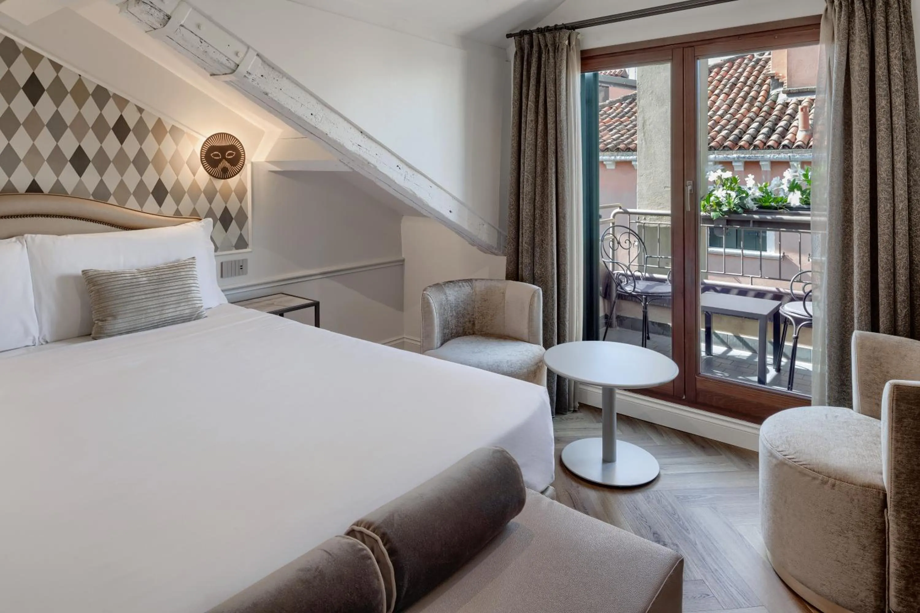 Bed in Hotel Arlecchino