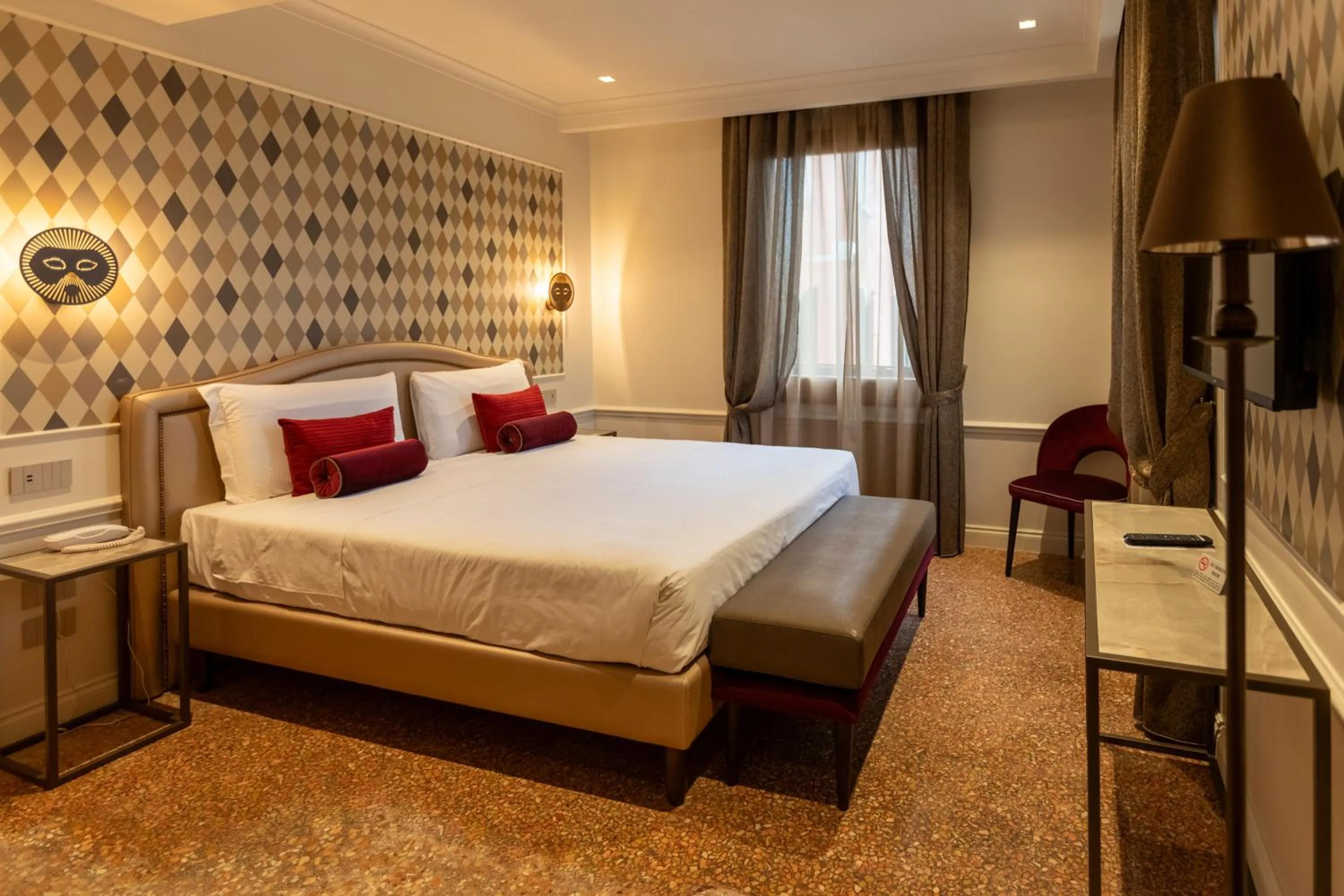 Bedroom, Bed in Hotel Arlecchino