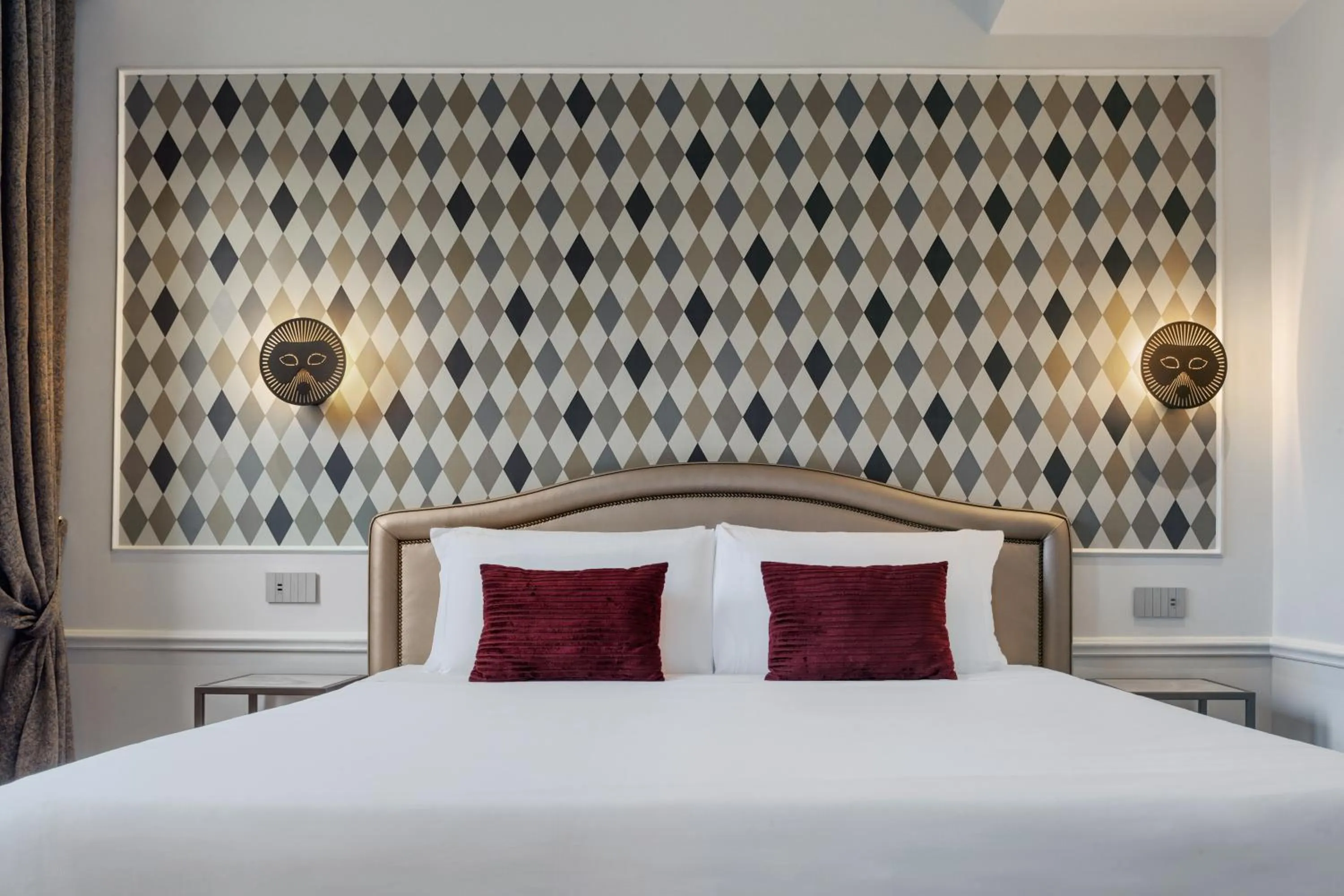 Bed in Hotel Arlecchino