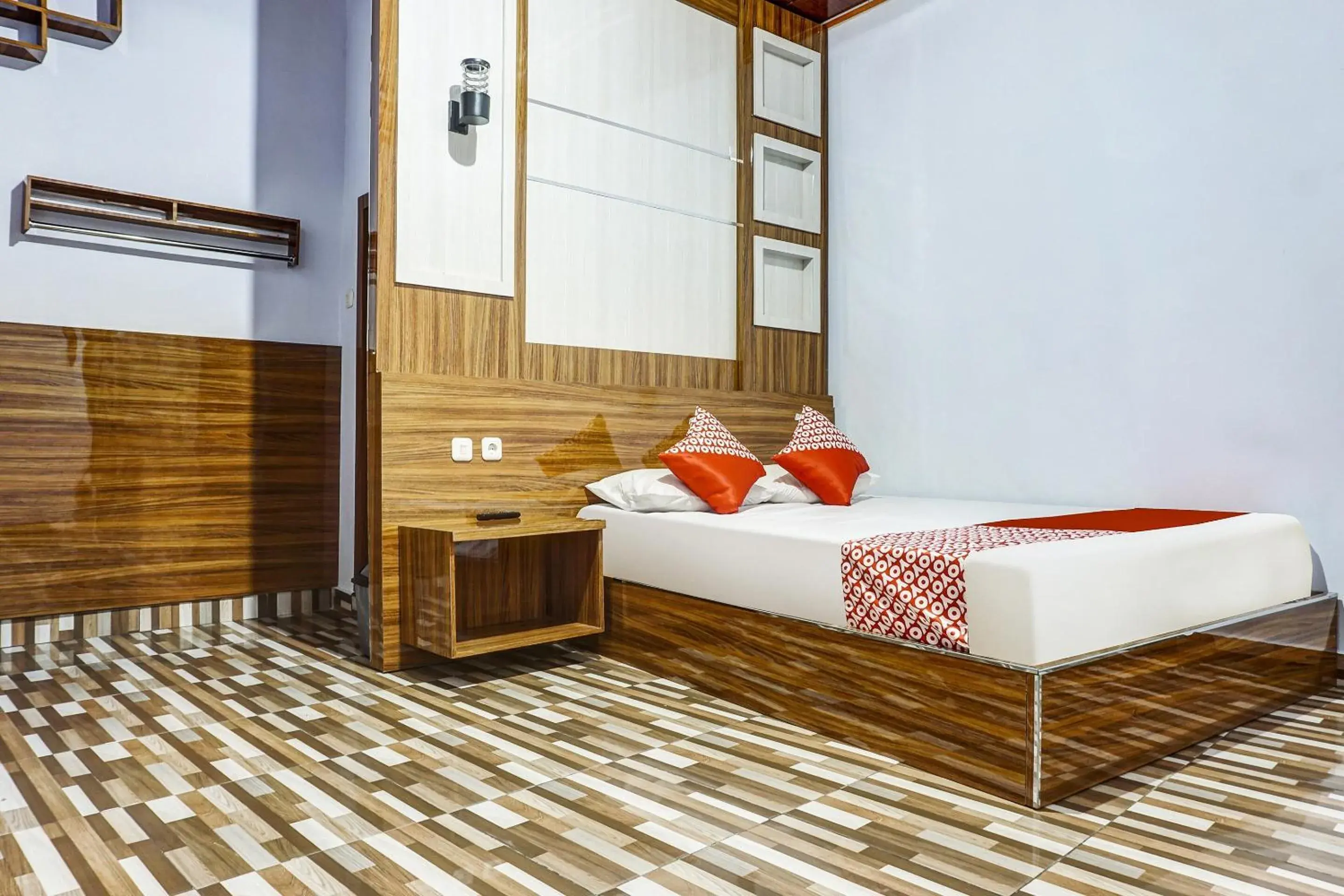 Bedroom, Bed in Hotel O Penginapan Dafandra Beach Near Pantai Tanjung Bira Bedroom, Bed in Hotel O Penginapan Dafandra Beach Near Pantai Tanjung Bira