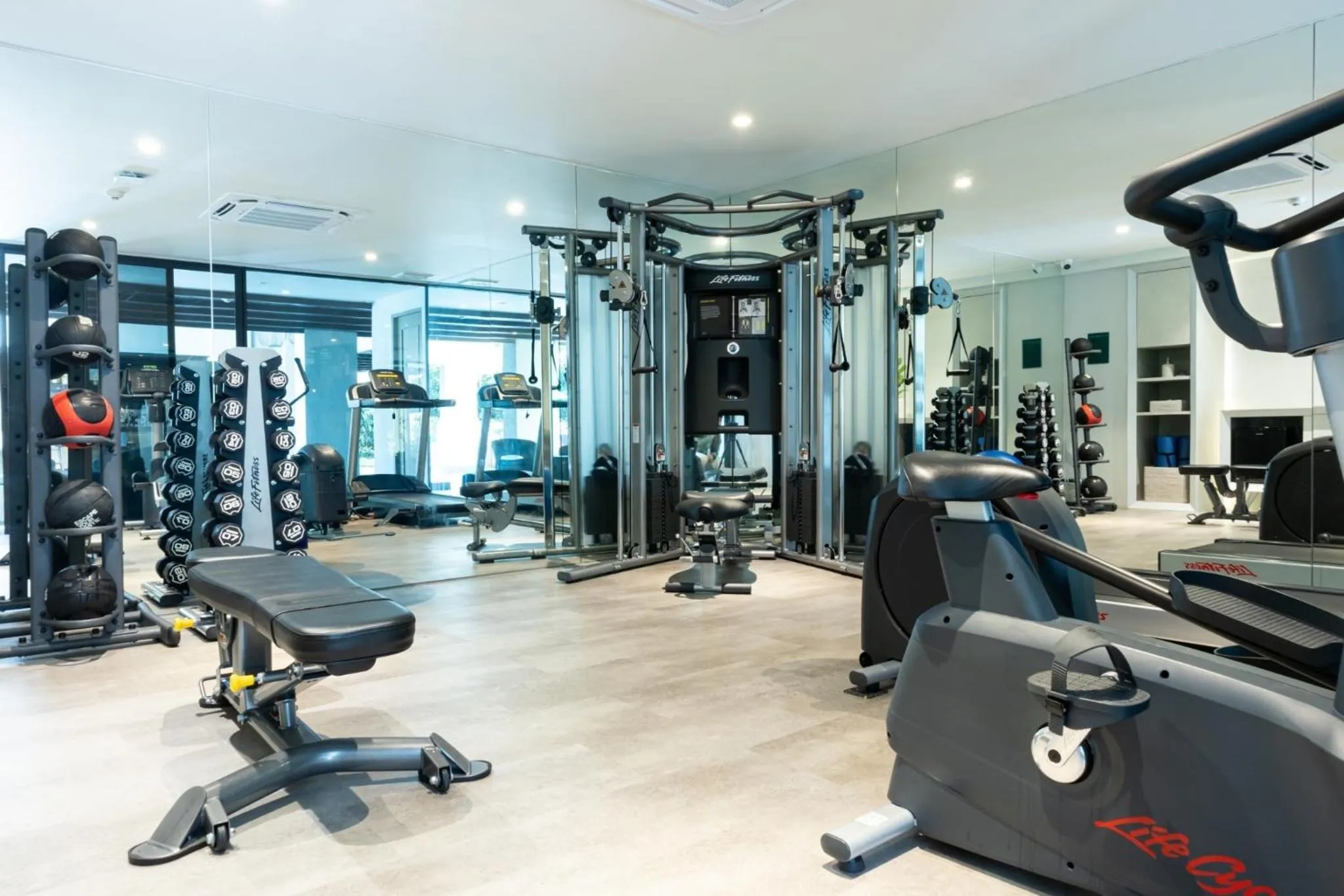 Fitness centre/facilities in Maladee Rendezvous Hotel Chiang Mai