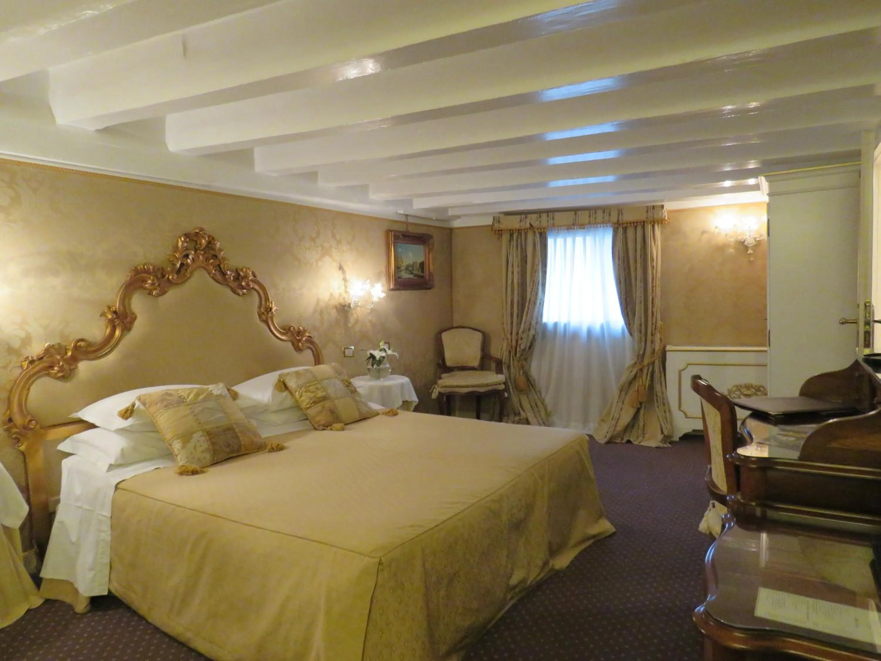 Standard Double or Twin Room in Hotel Antico Doge - a Member of Elizabeth Hotel Group