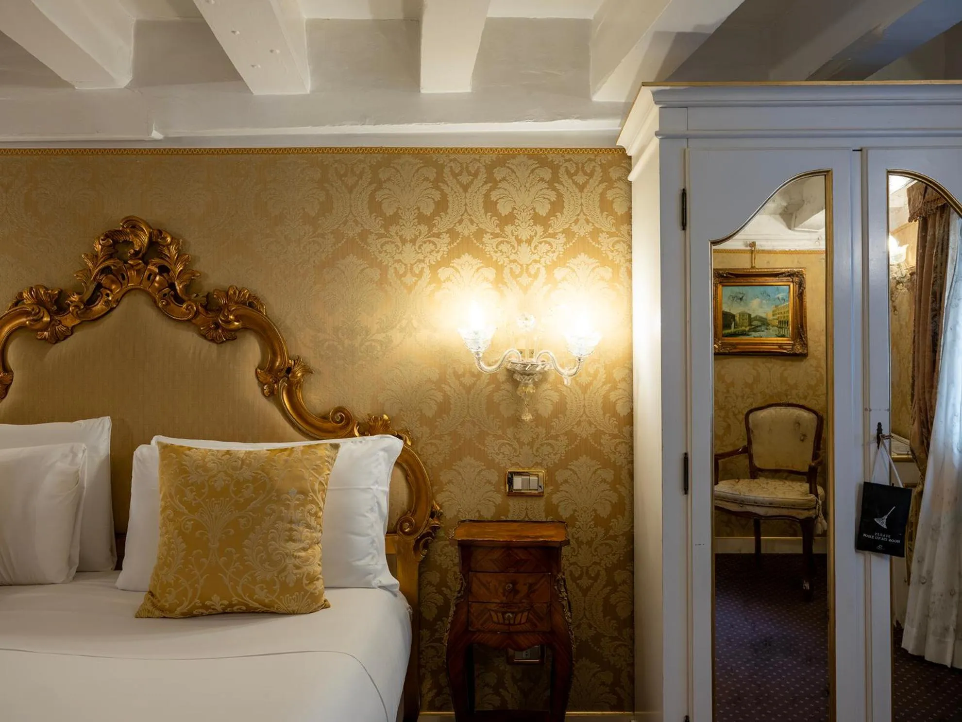 Bed in Hotel Antico Doge - a Member of Elizabeth Hotel Group