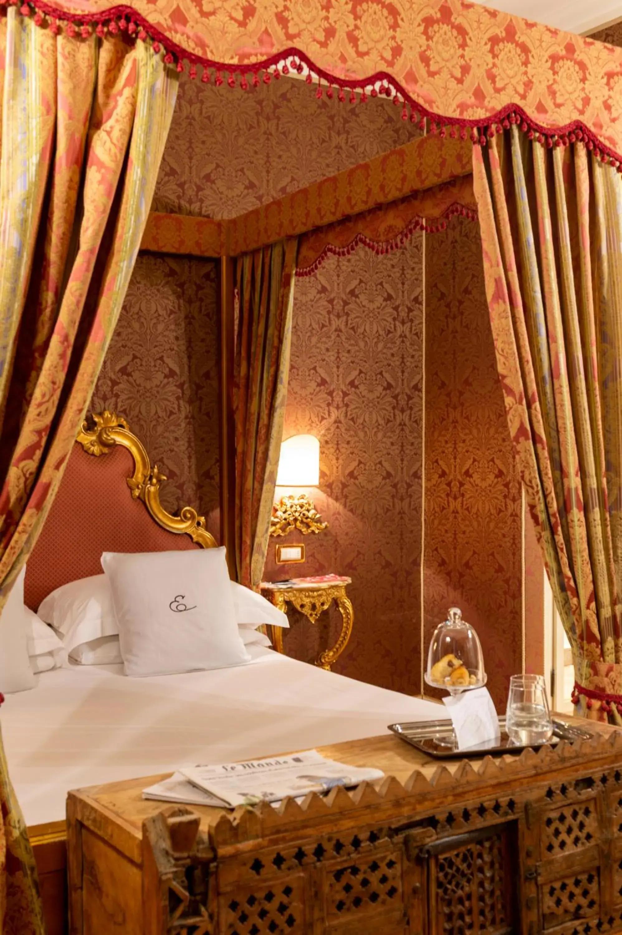 Bed in Hotel Antico Doge - a Member of Elizabeth Hotel Group Bed in Hotel Antico Doge - a Member of Elizabeth Hotel Group