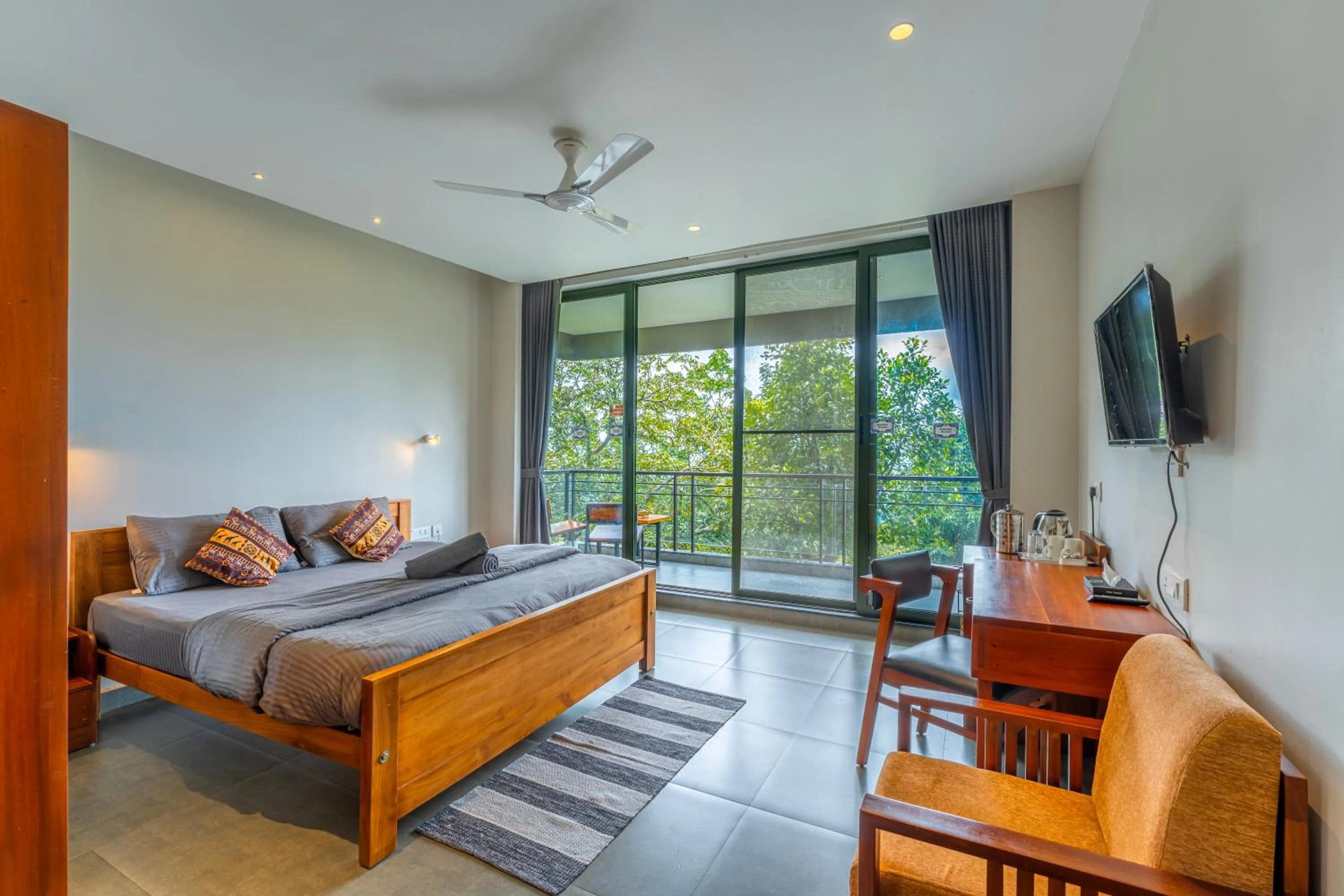 Balcony/Terrace, Bed in K Mansion