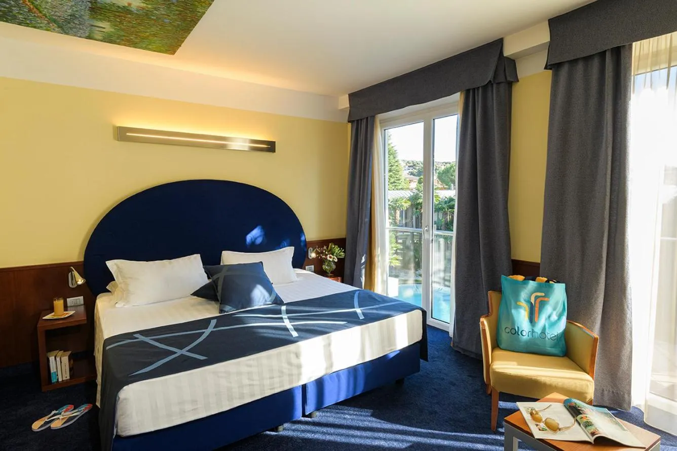 Bed in Color Hotel Style, Design & Gourmet