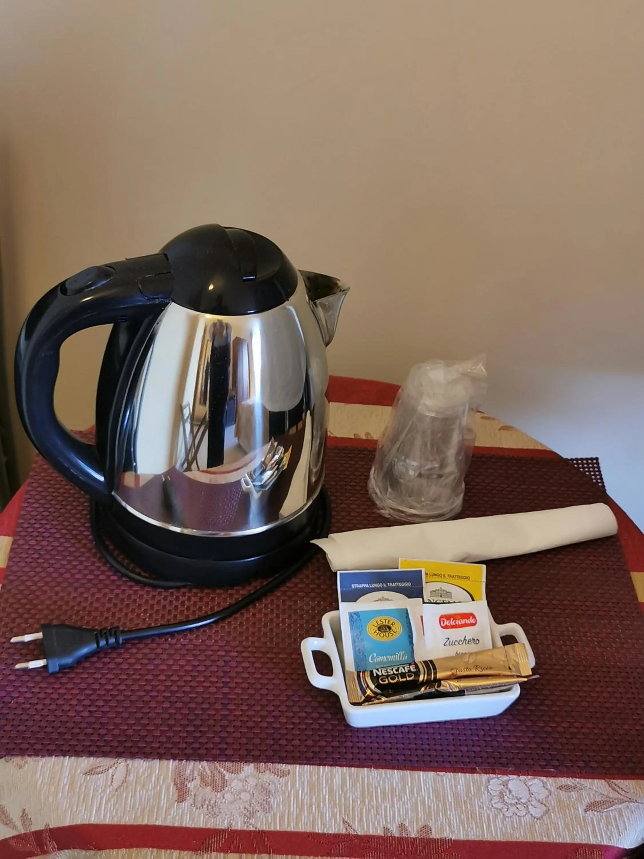 Coffee/tea facilities in Le Volpaie