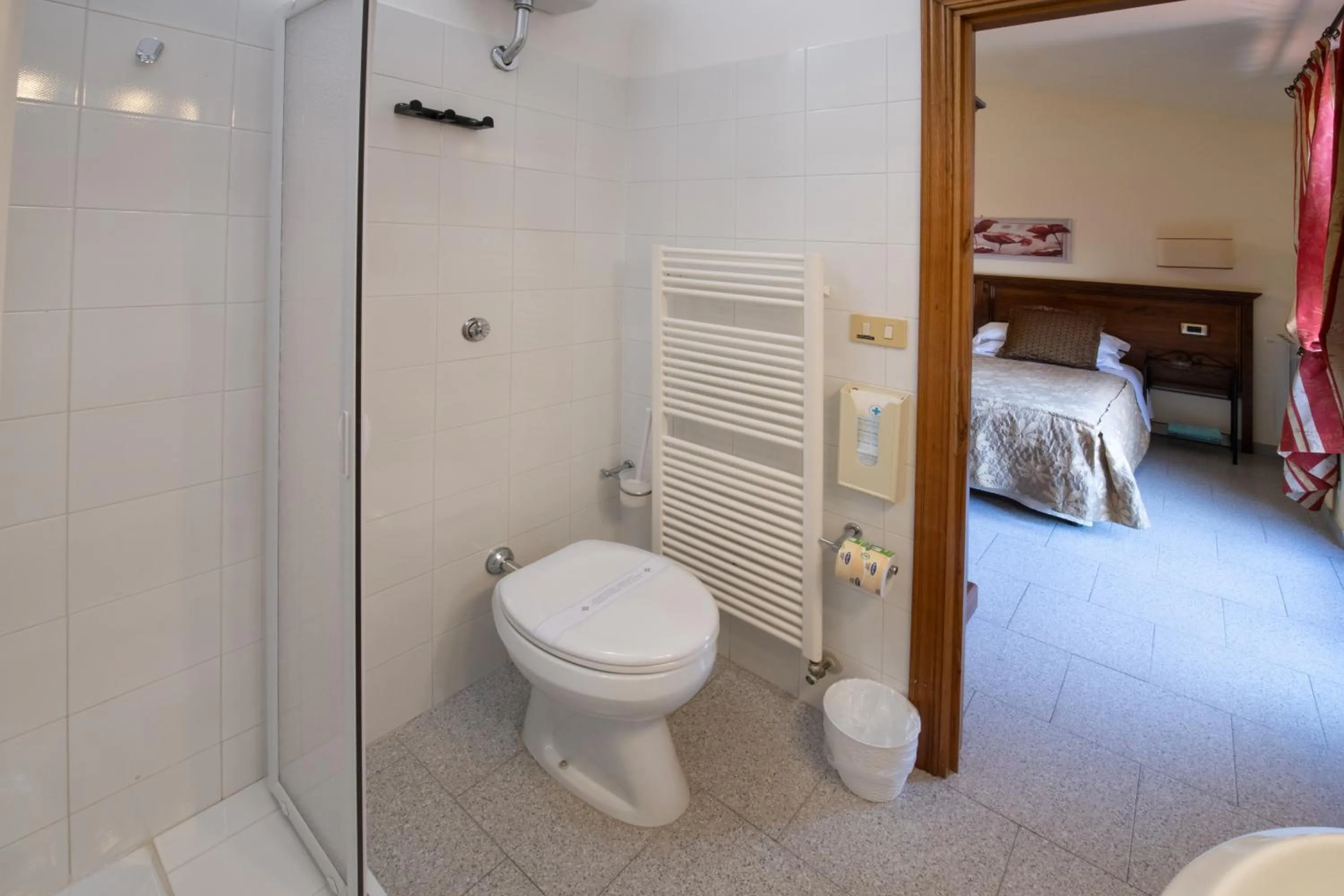 Bathroom, Bed in Le Volpaie