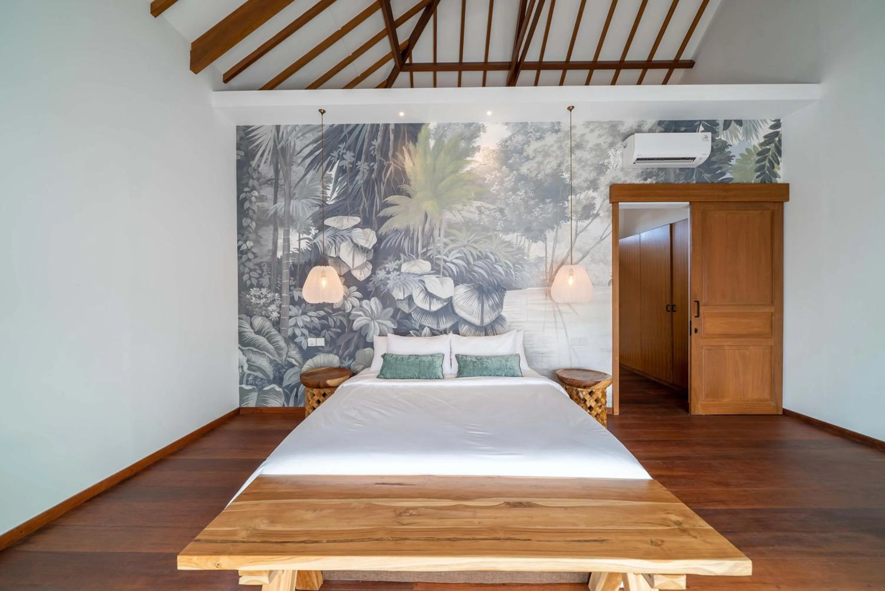 Bed in Villa Nusantara 6 by Alfred in Bali