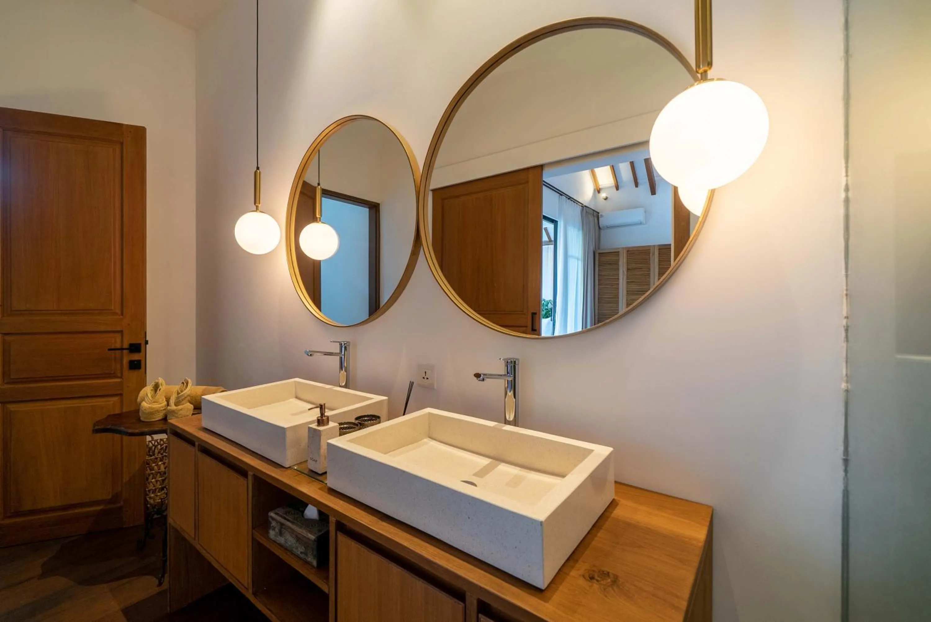 Bathroom in Villa Nusantara 6 by Alfred in Bali