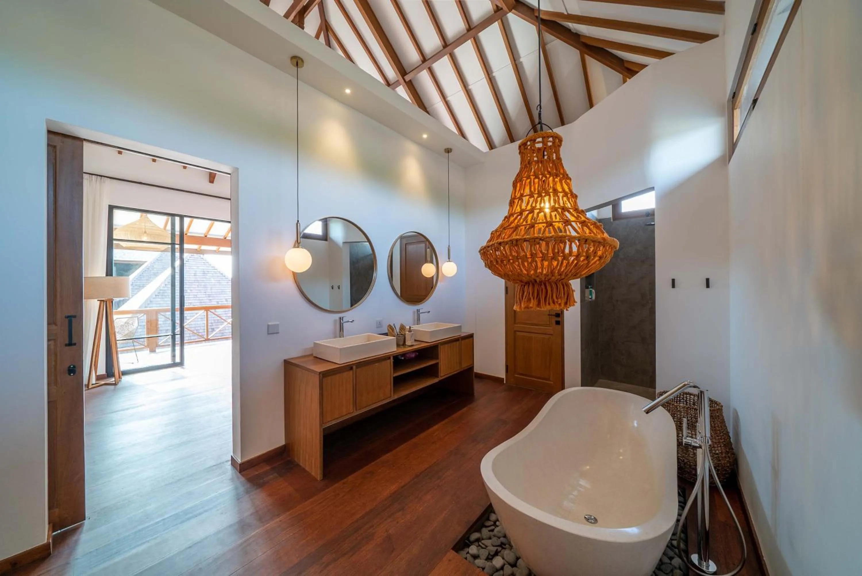 Bathroom in Villa Nusantara 6 by Alfred in Bali