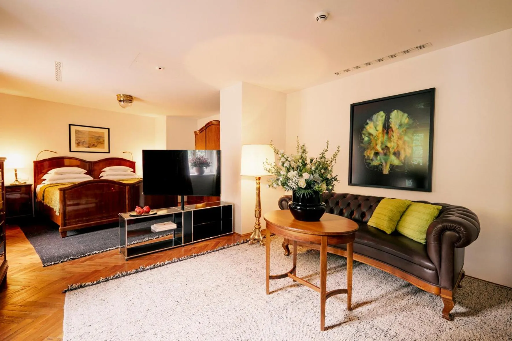 TV and multimedia in Parkhotel Laurin