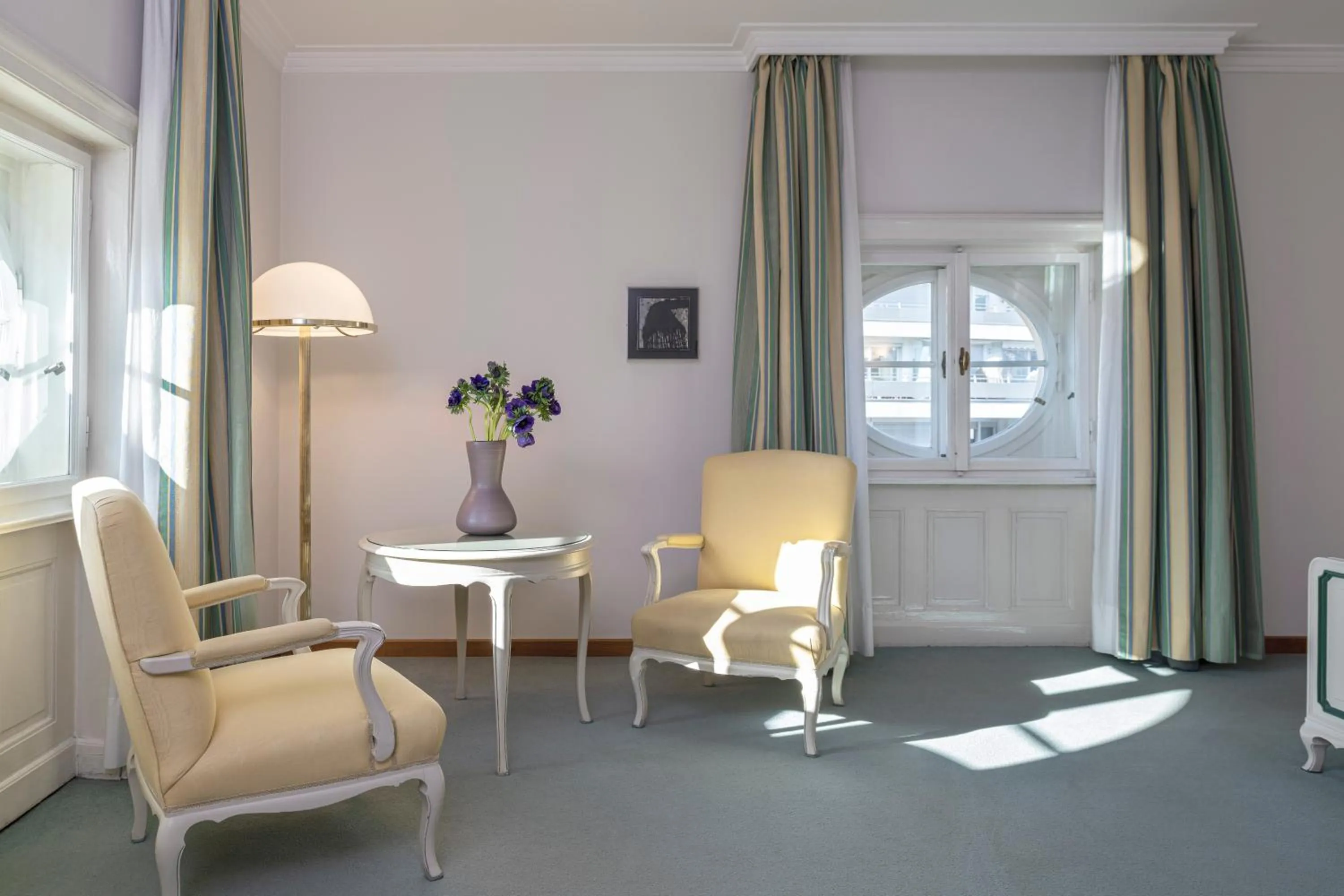 Living room in Parkhotel Laurin