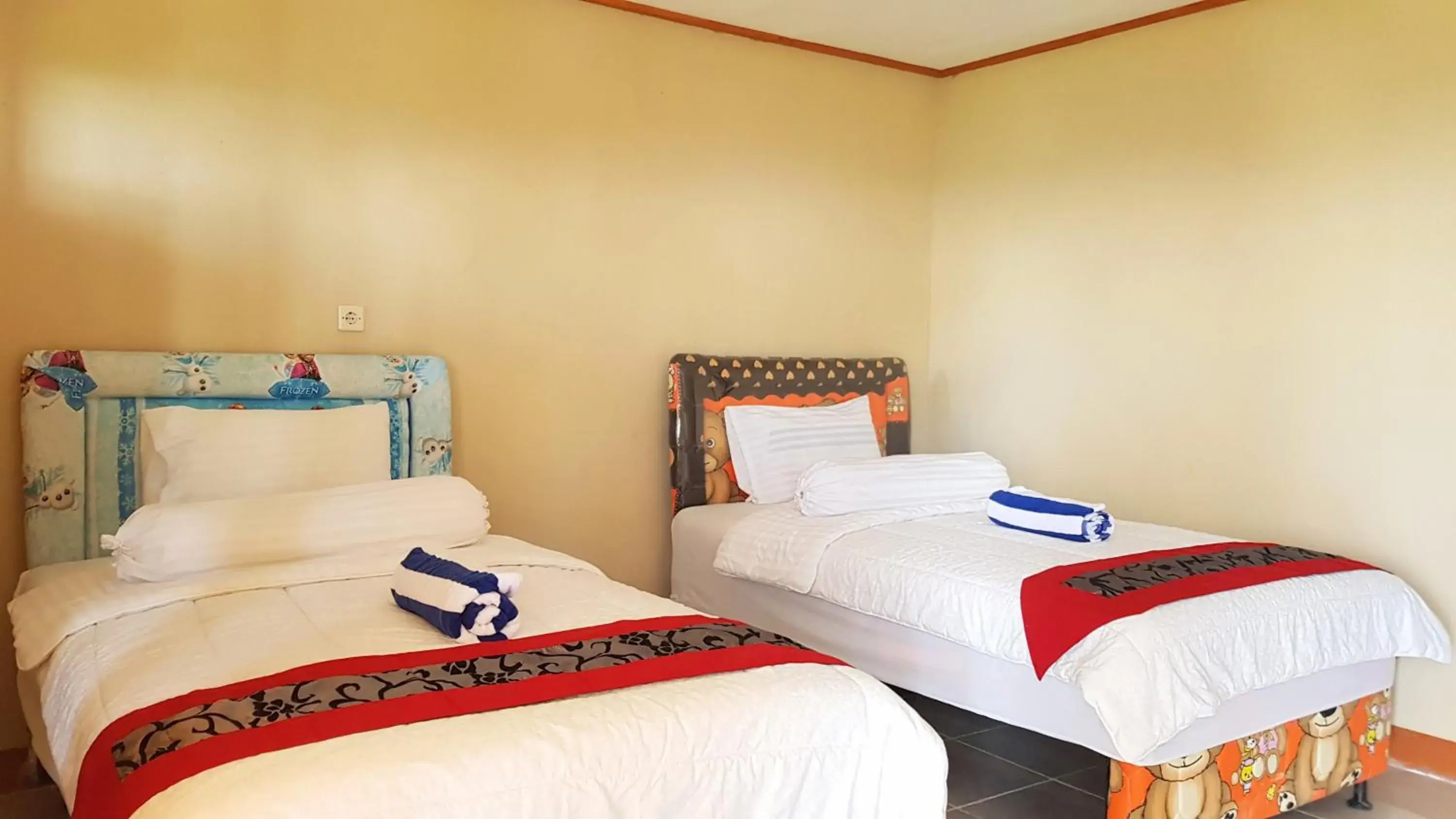 Bed in Villa Alam Flores Mbohang Ruteng Mitra RedDoorz Bed in Villa Alam Flores Mbohang Ruteng Mitra RedDoorz