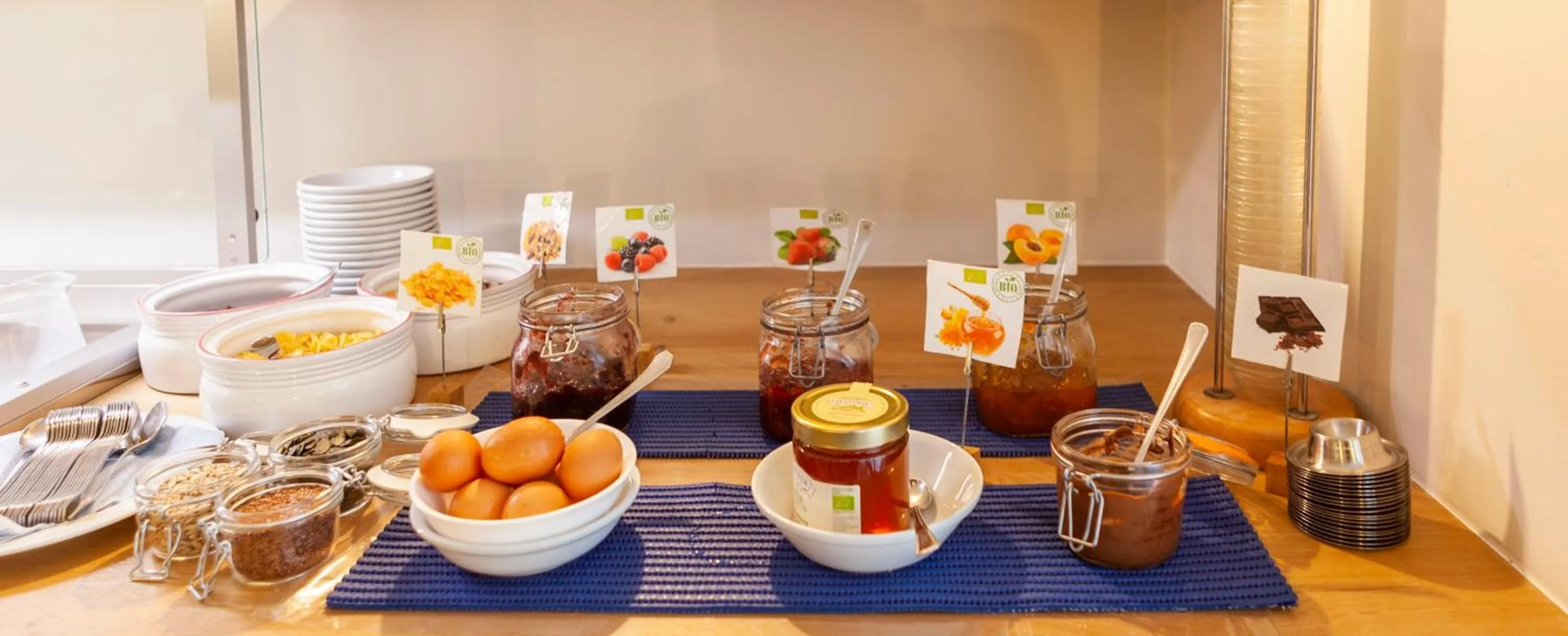 Continental breakfast in epOche Hotel Zanella 1889