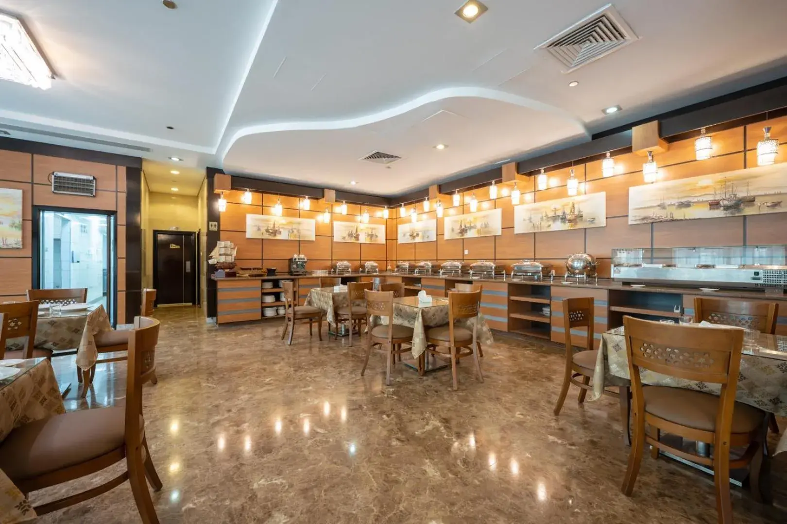 Restaurant/places to eat in Pearl Swiss Hotel Restaurant/places to eat in Pearl Swiss Hotel