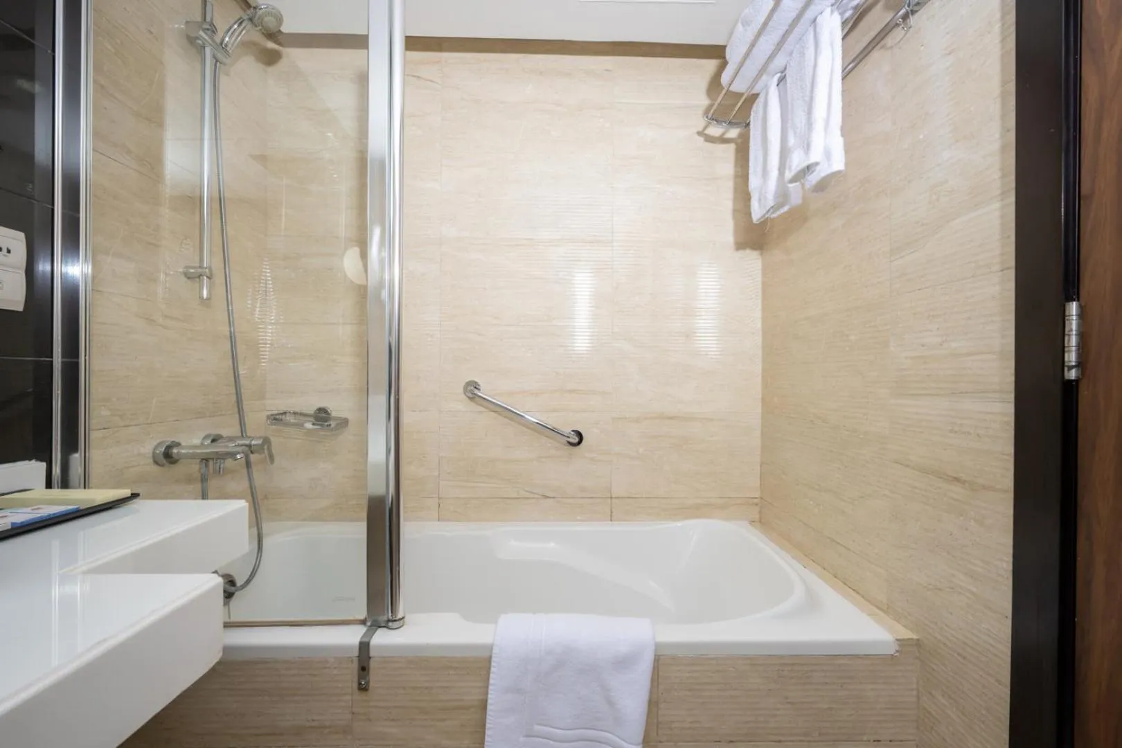 Bathroom in Pearl Swiss Hotel