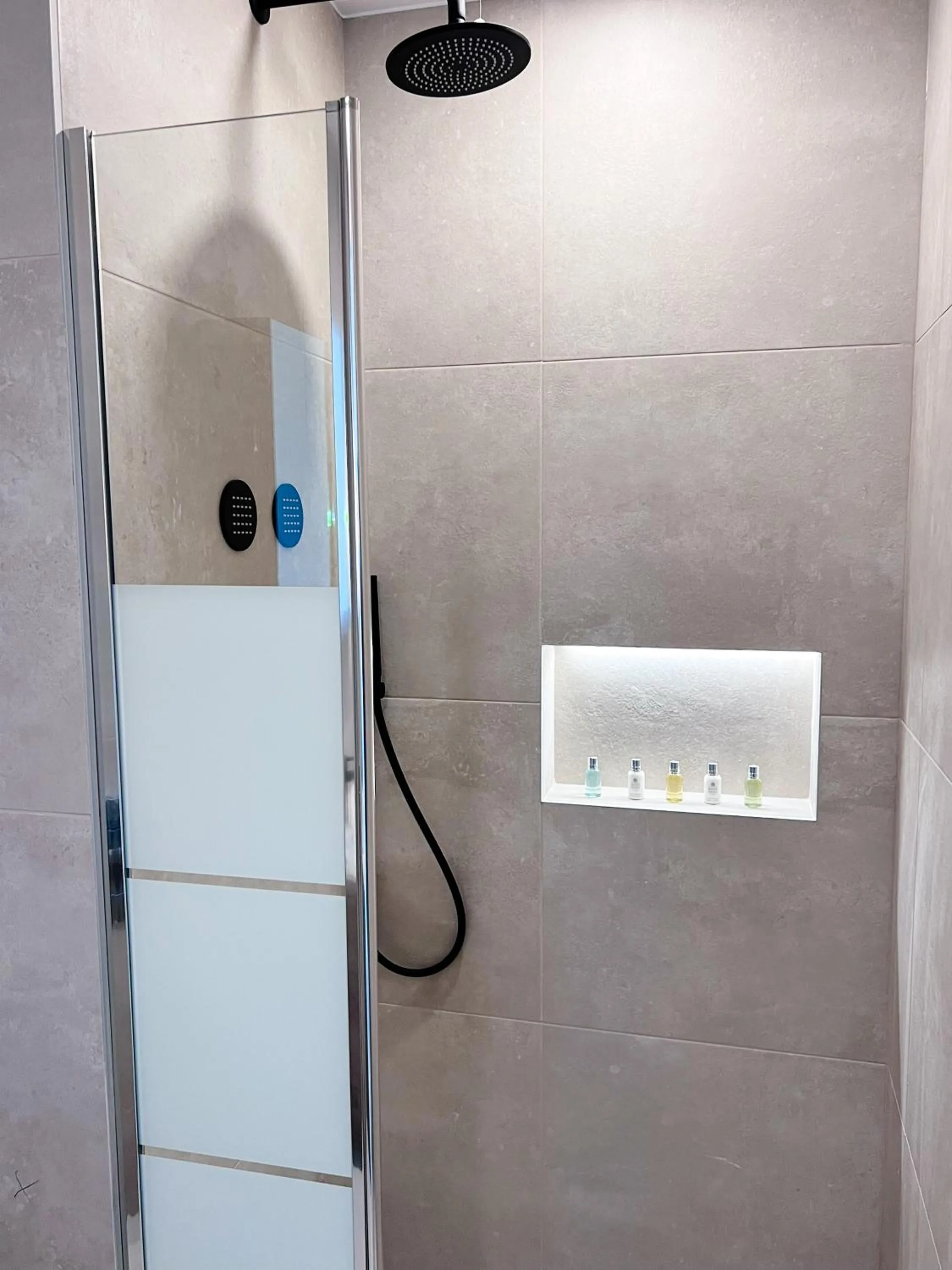 Bathroom in Royalty Suites Psyrri