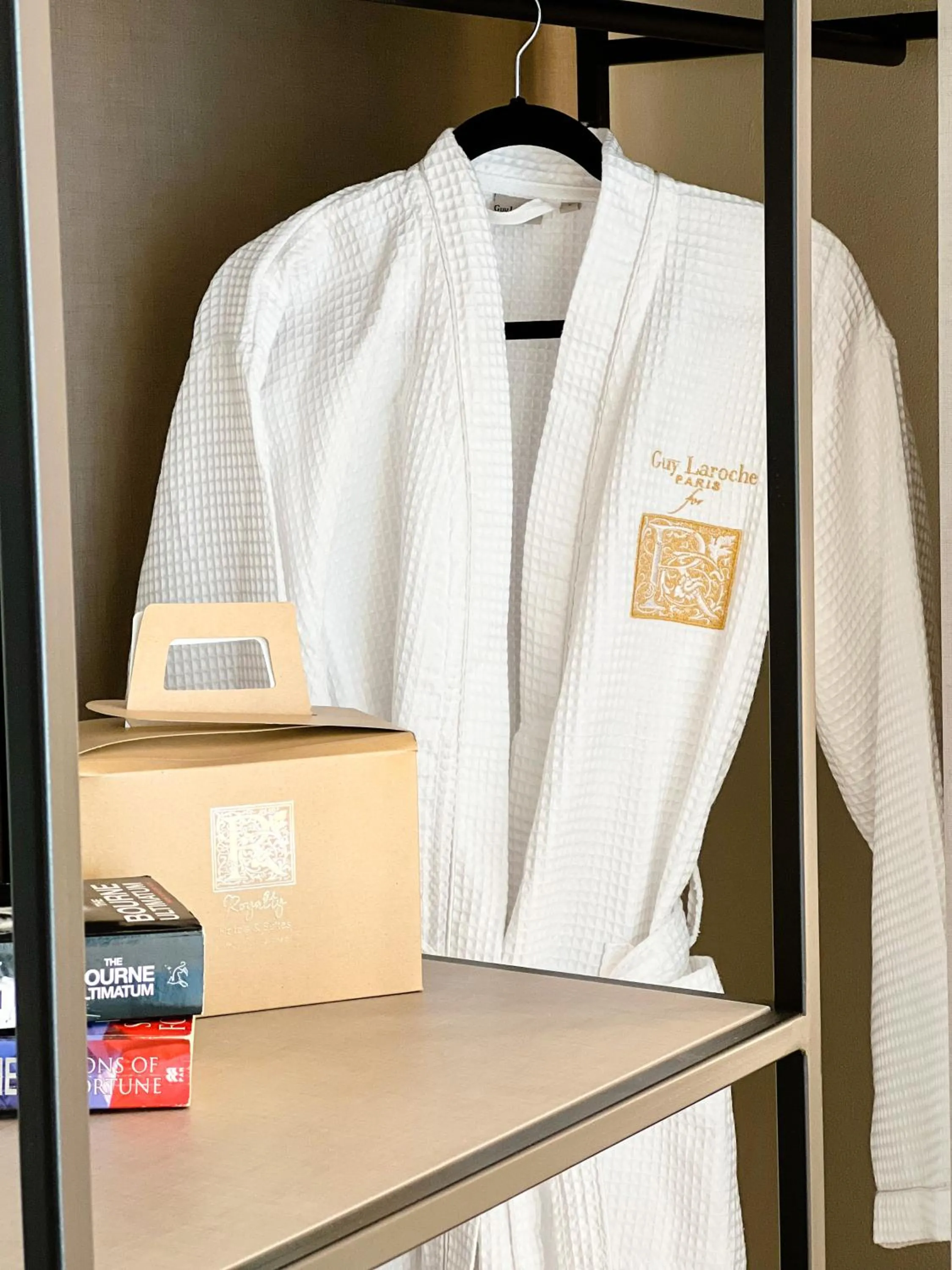 Decorative detail in Royalty Suites Psyrri