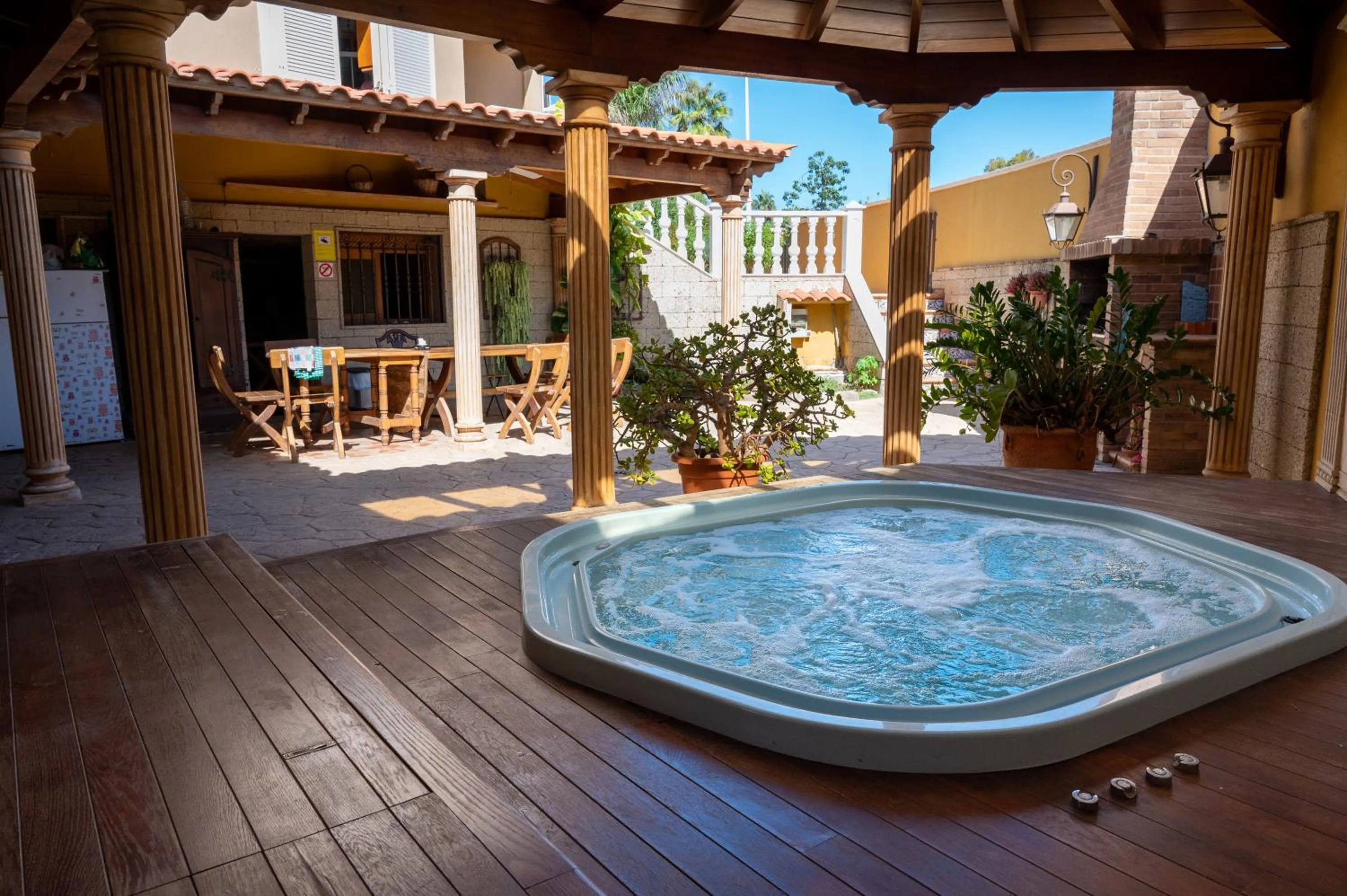 Swimming pool in Duque Nest Hostel