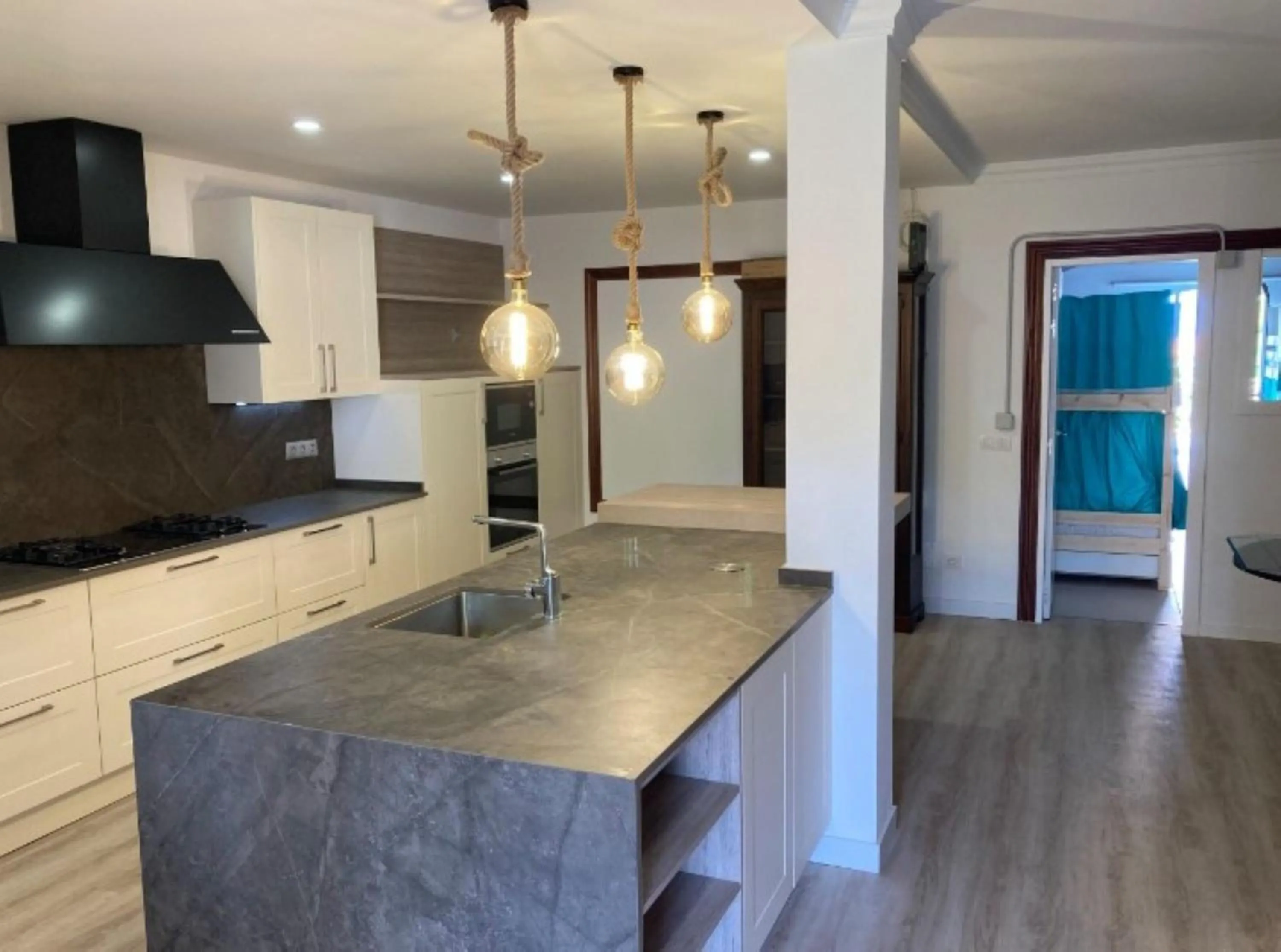 Kitchen or kitchenette in Duque Nest Hostel