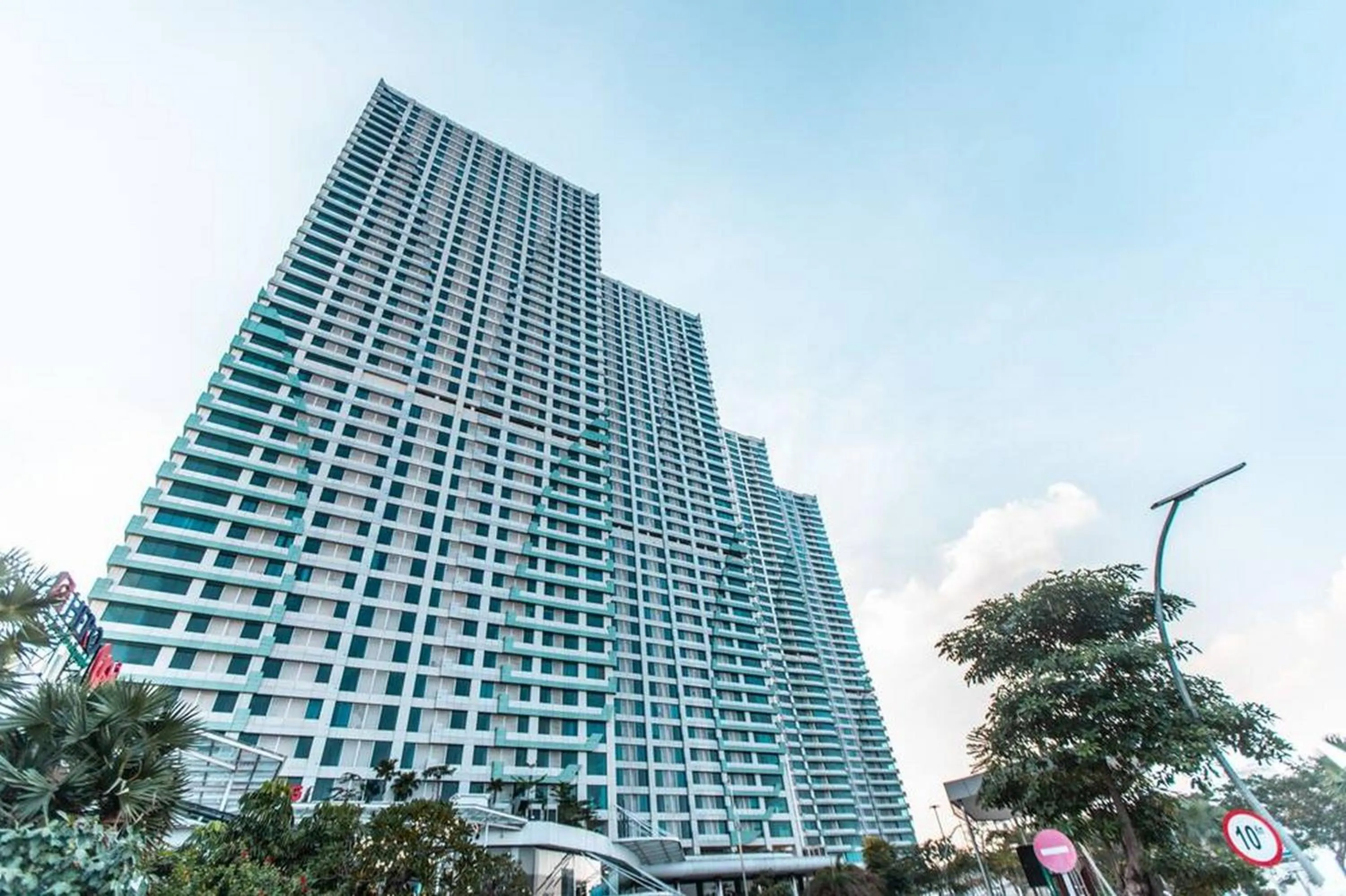Property building in RedLiving Apartemen Grand Kamala Lagoon - Pekayon Tower Barclay North