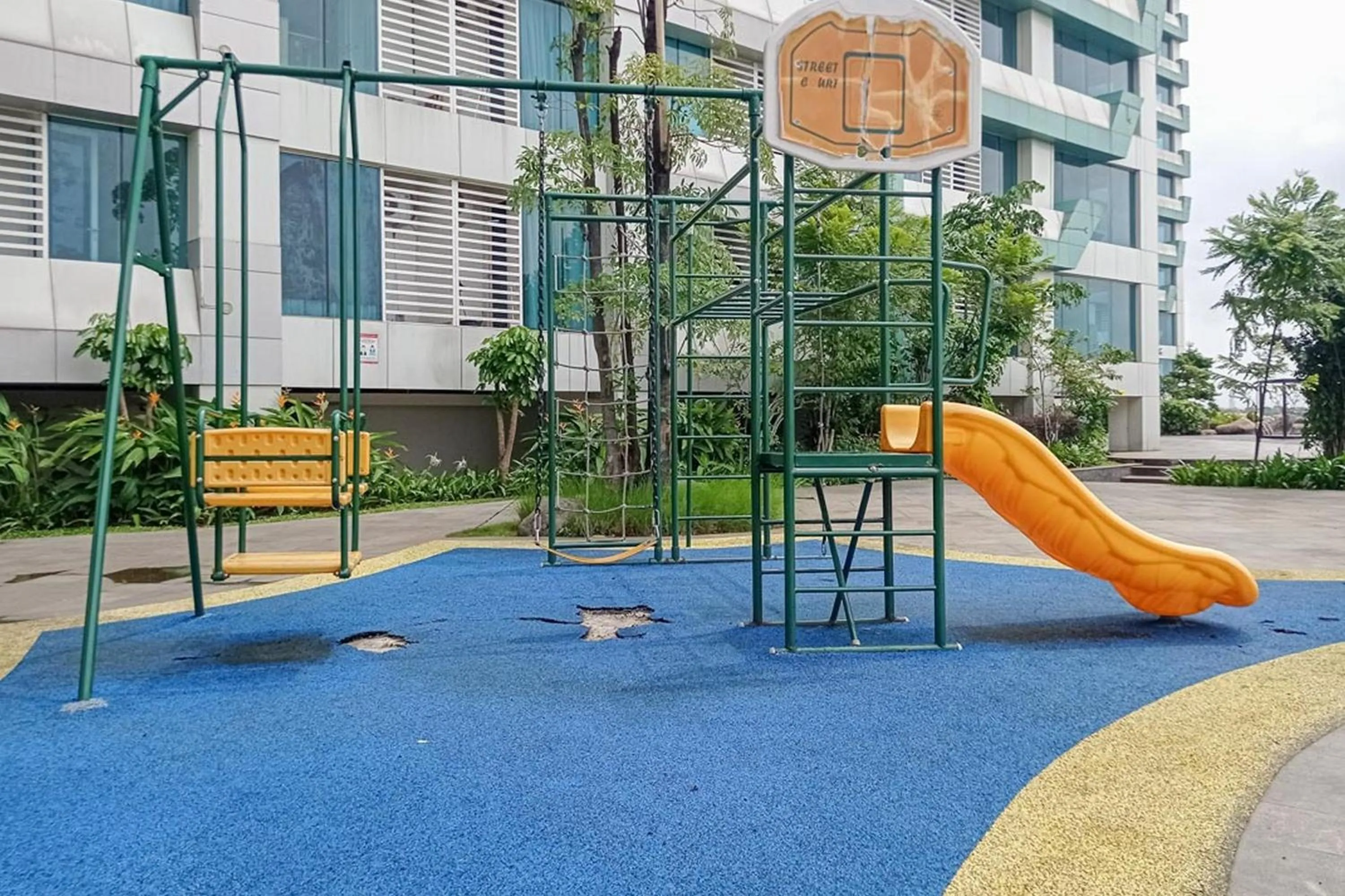 Children play ground in RedLiving Apartemen Grand Kamala Lagoon - Pekayon Tower Barclay North