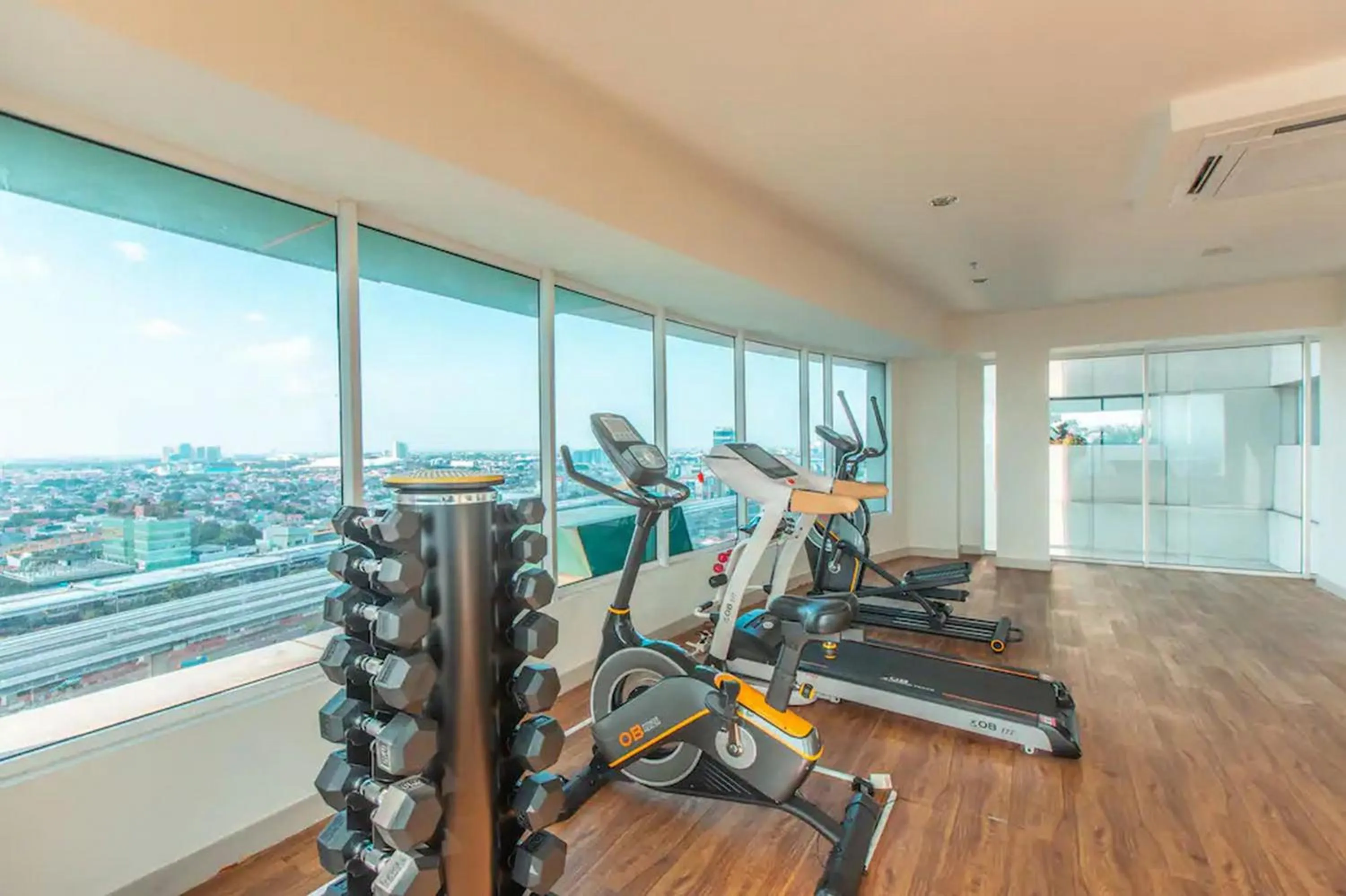 Fitness centre/facilities in RedLiving Apartemen Grand Kamala Lagoon - Pekayon Tower Barclay North
