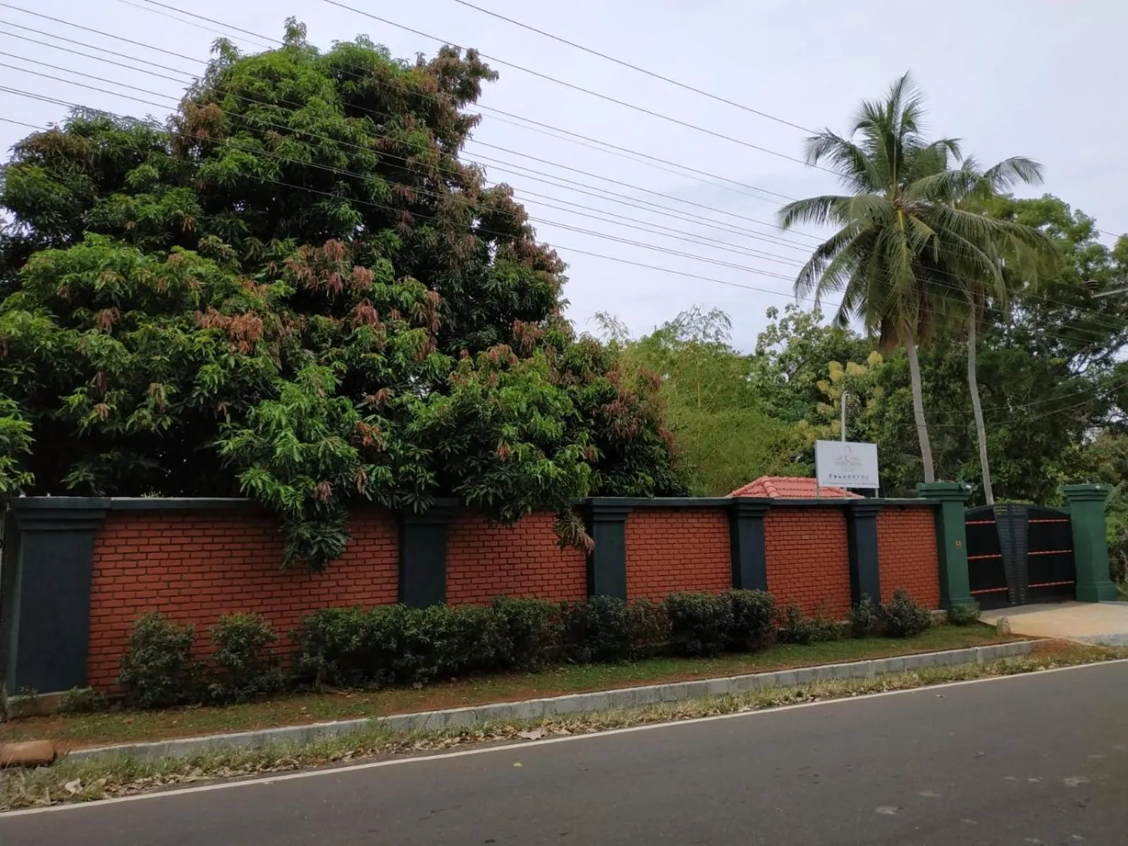 Sigiriya Cashew Palace Resort