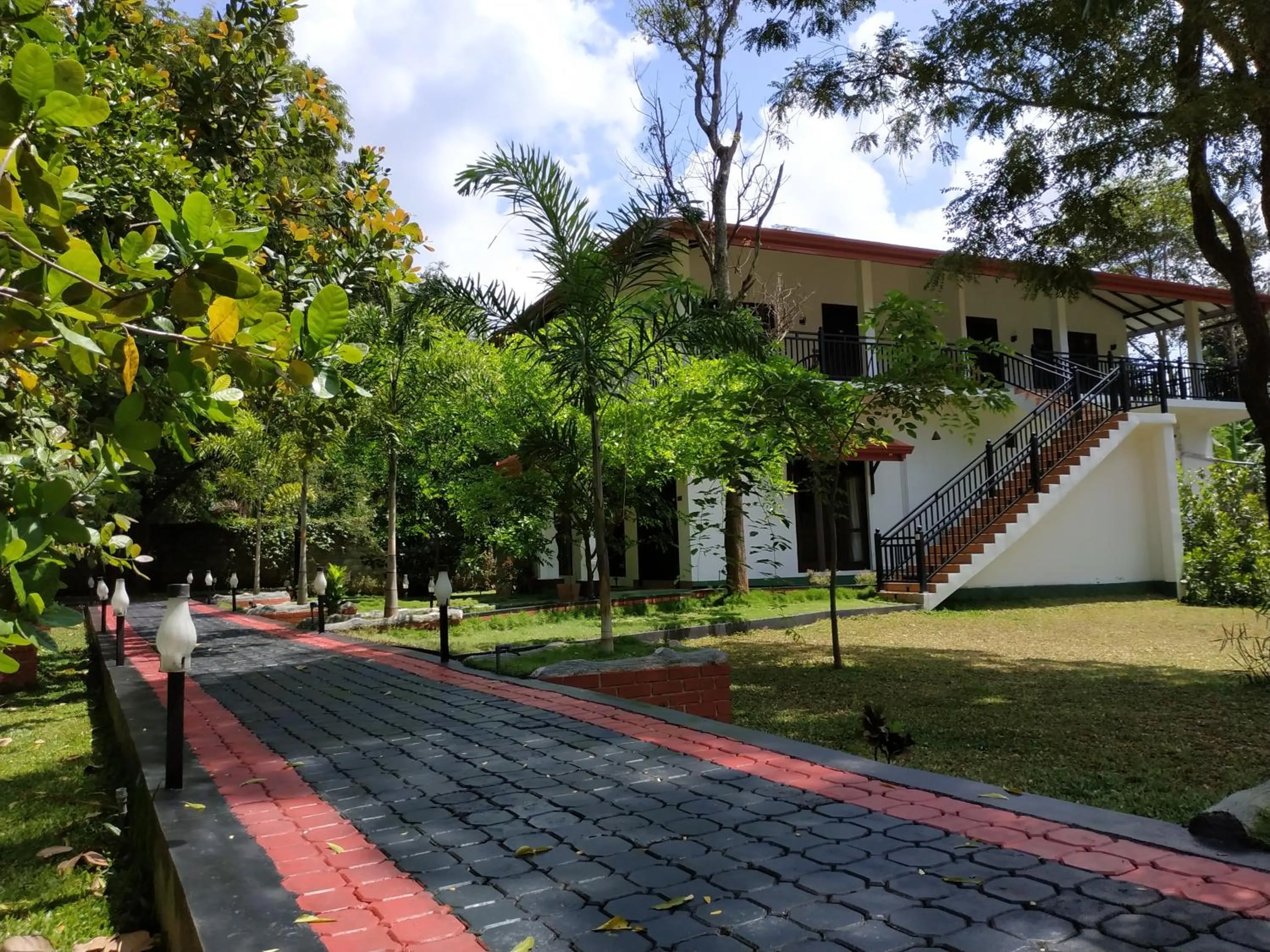 Garden in Sigiriya Cashew Palace Resort