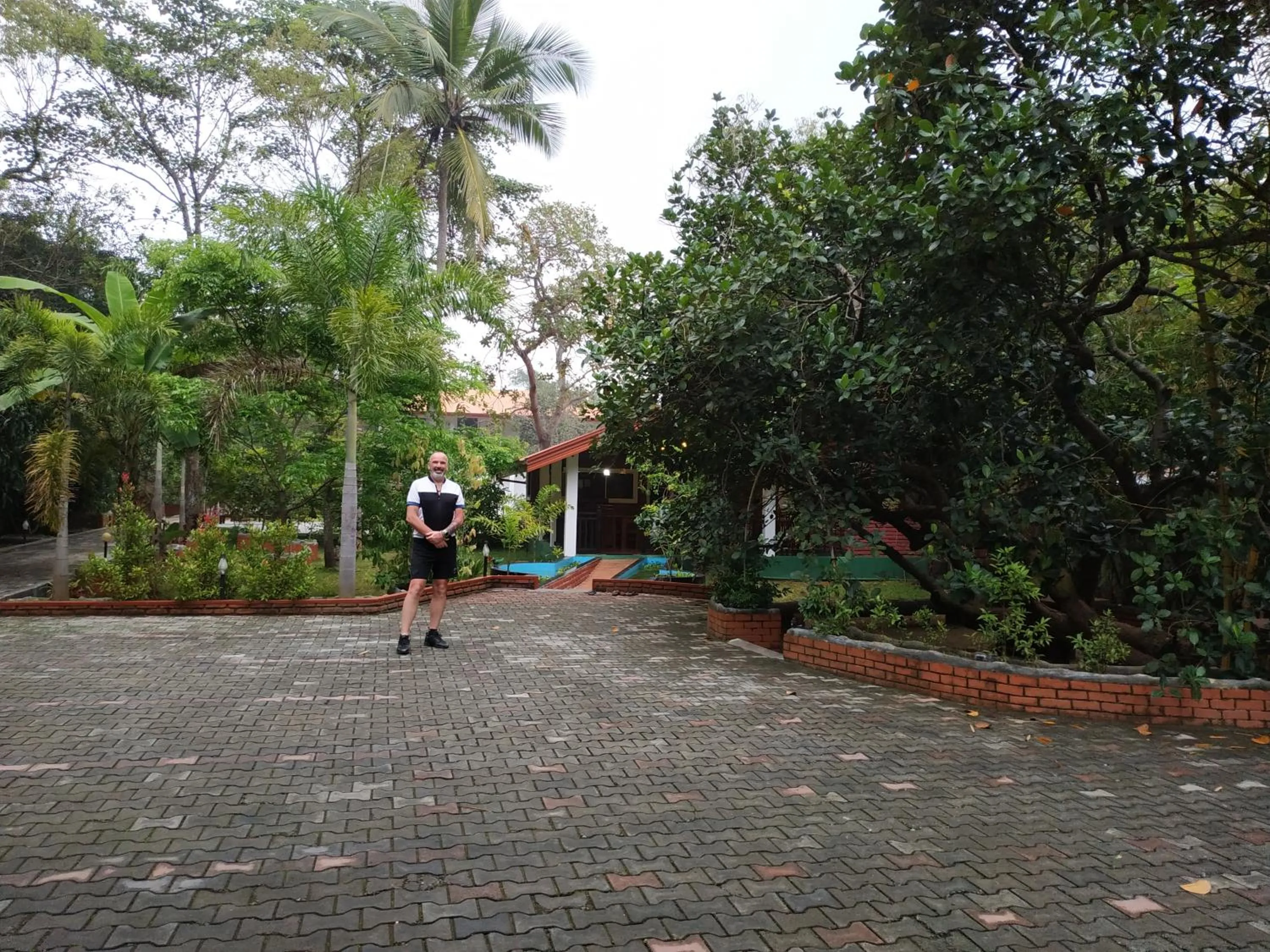 Sigiriya Cashew Palace Resort