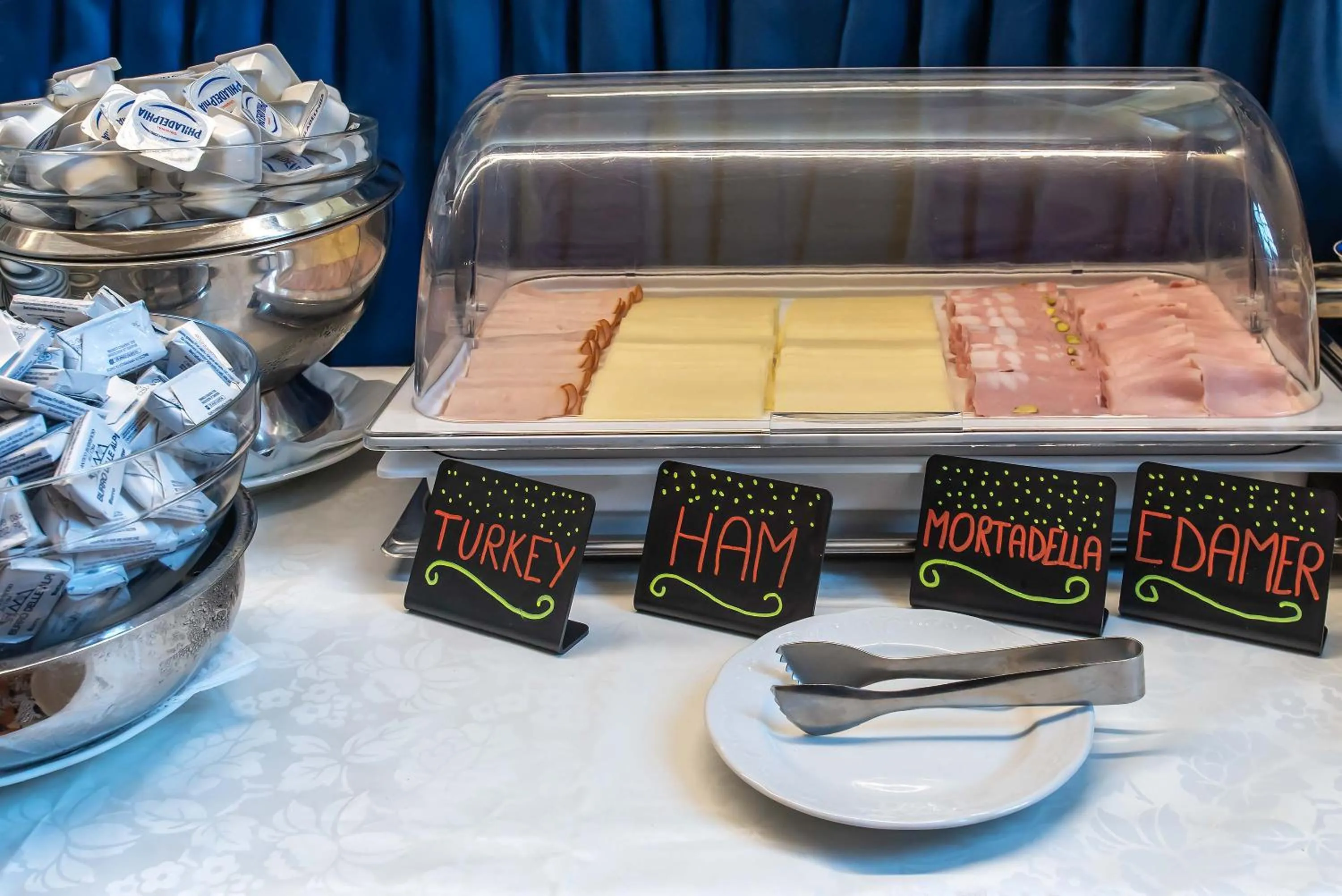 Breakfast in Hotel La Fenice et Des Artistes