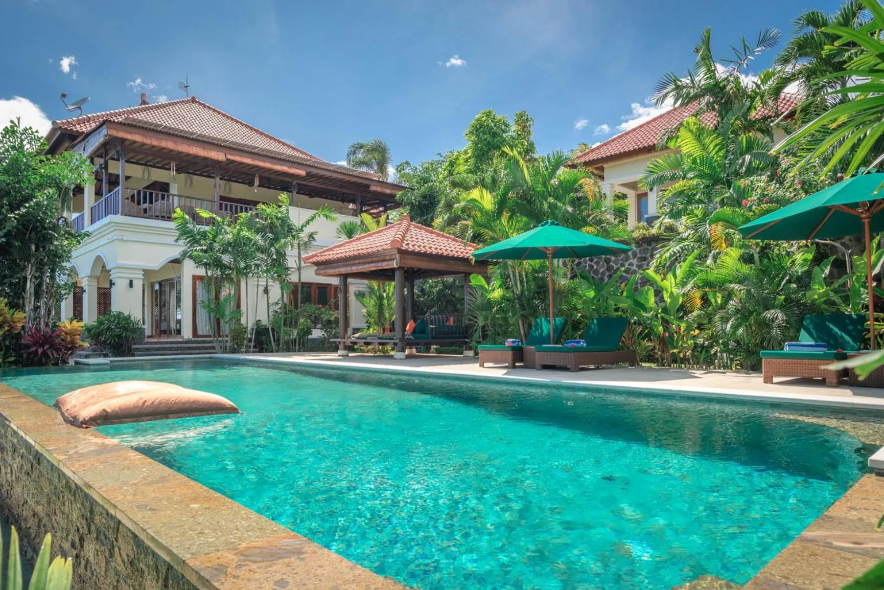 Swimming pool in Villa Mata Hari