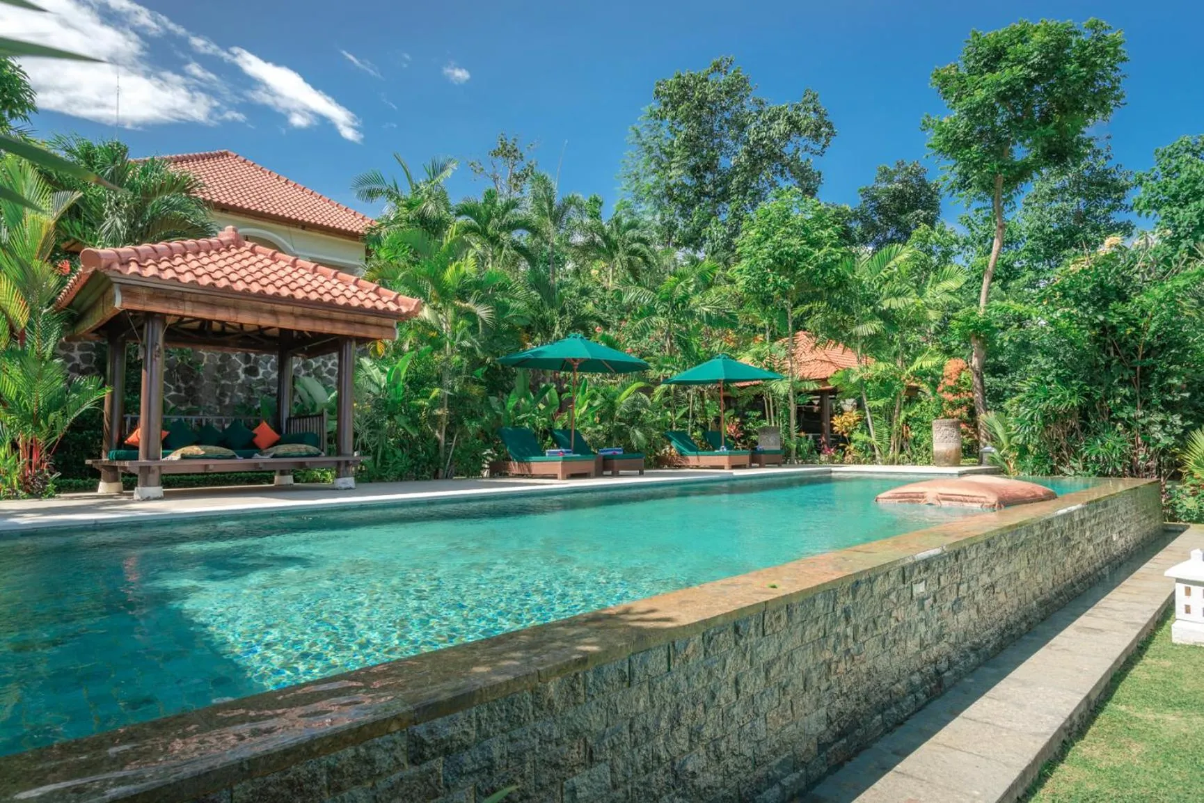 Swimming pool in Villa Mata Hari