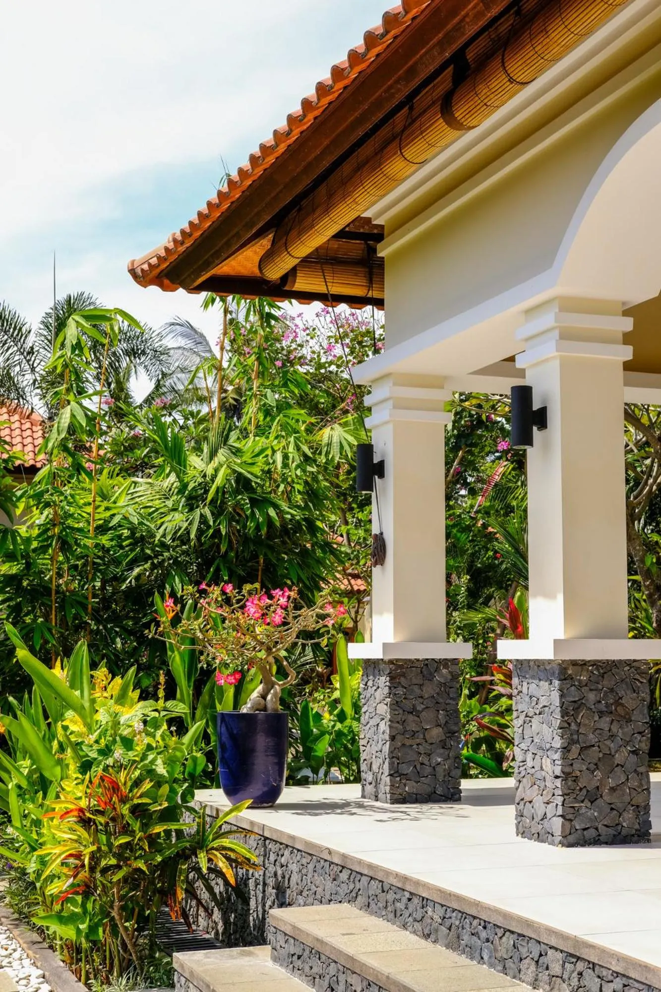 Property building in Villa Mata Hari