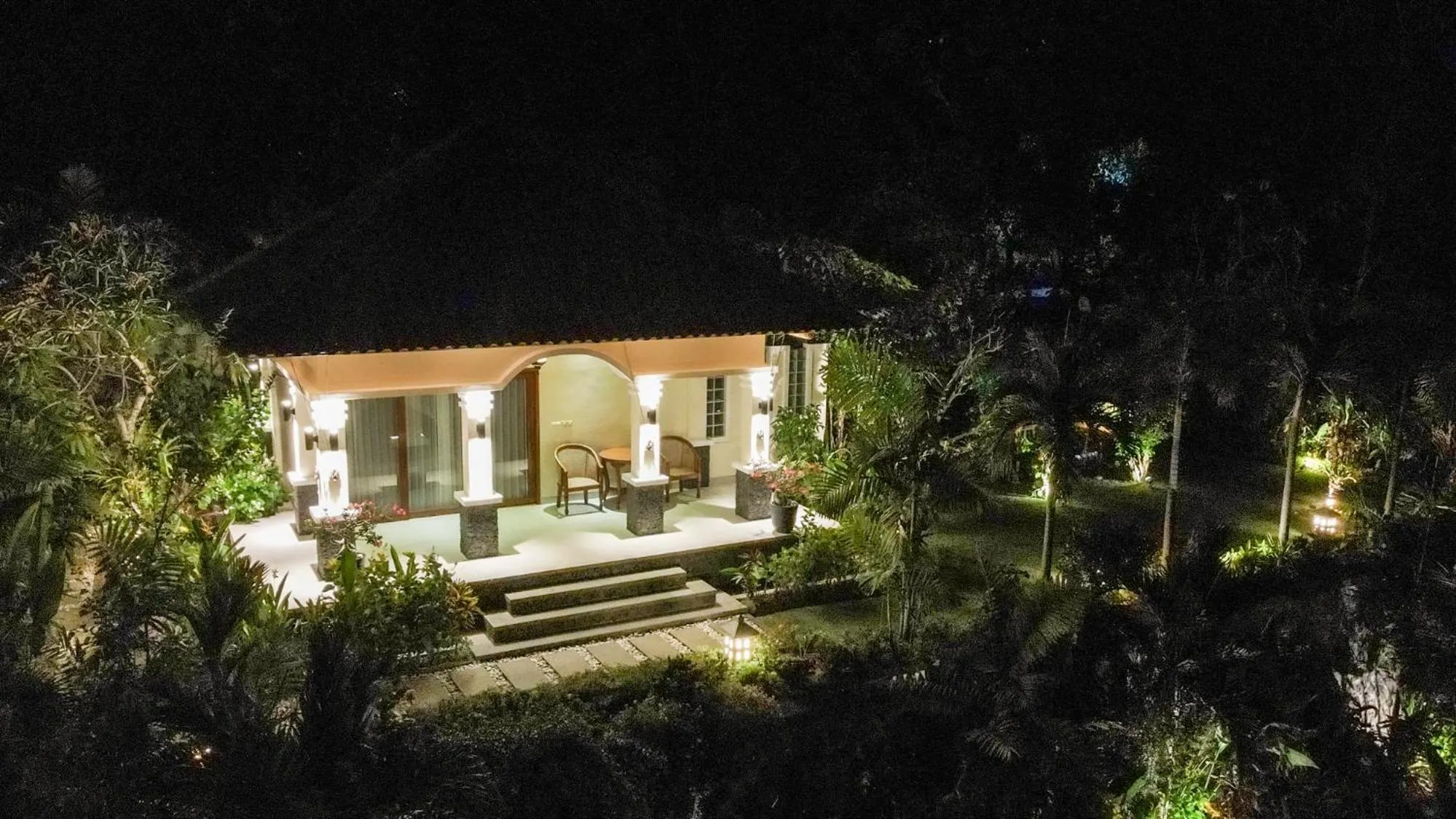 Property building in Villa Mata Hari