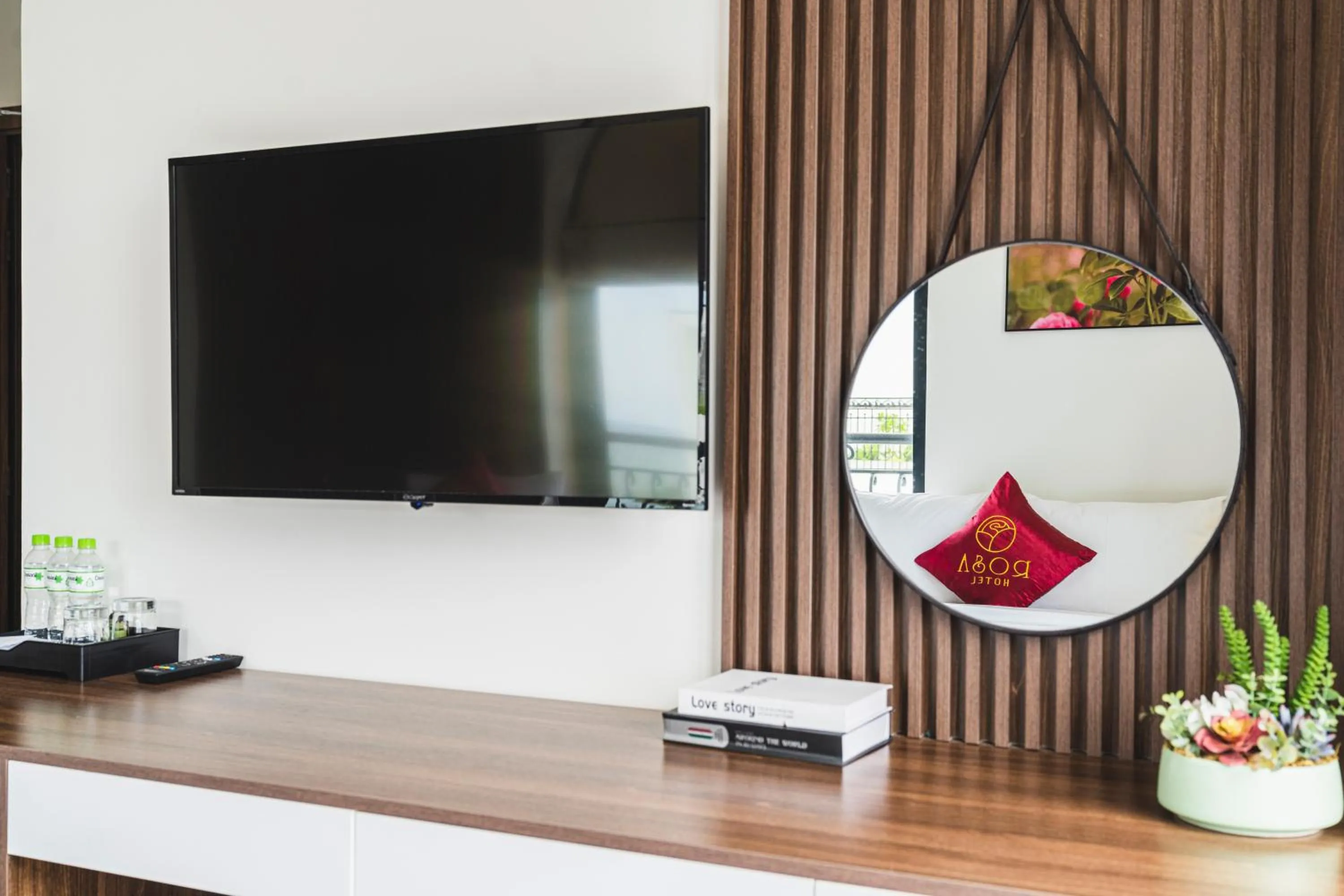 TV and multimedia in City Center Rosa Hotel