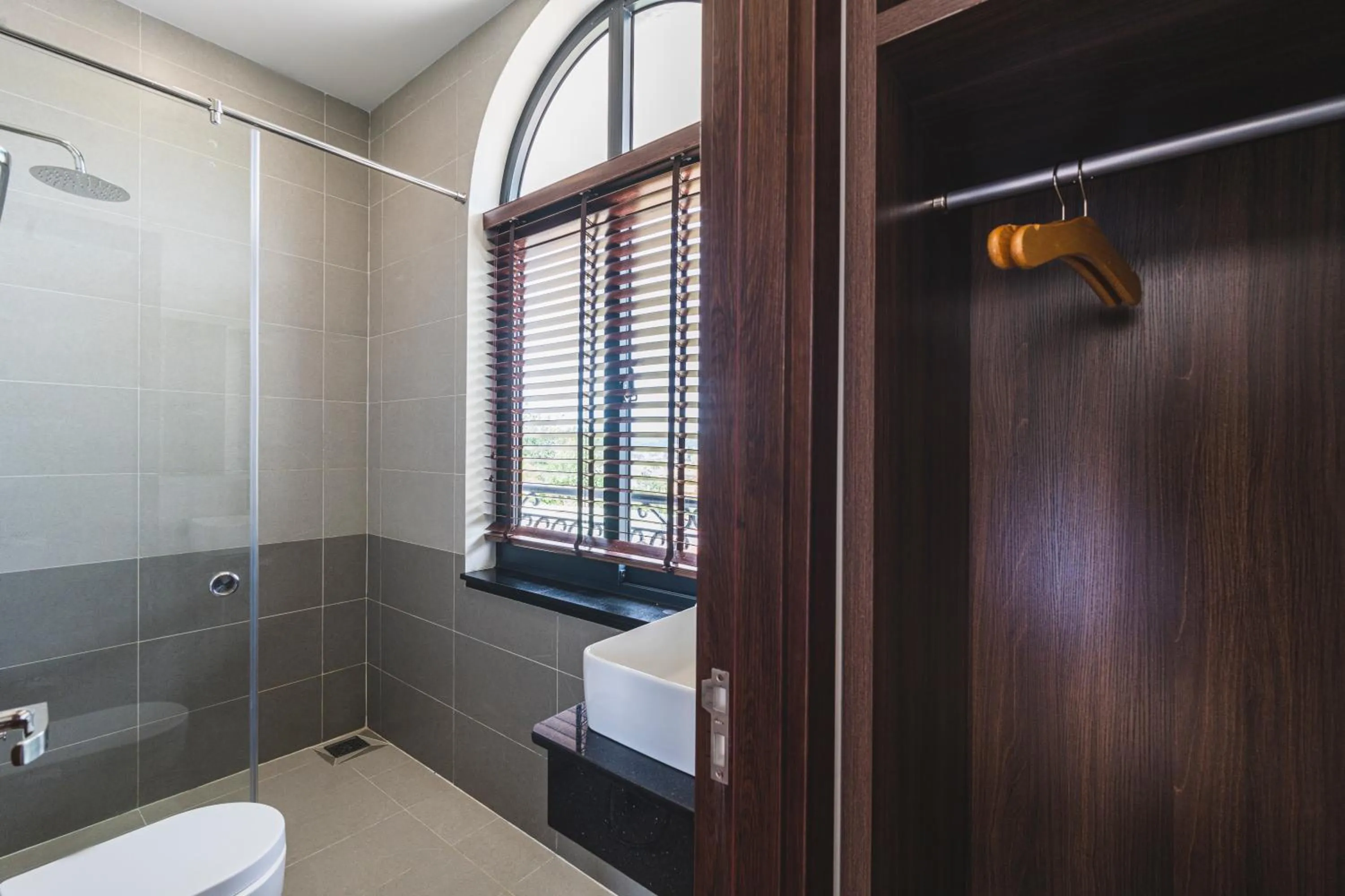 Bathroom in City Center Rosa Hotel