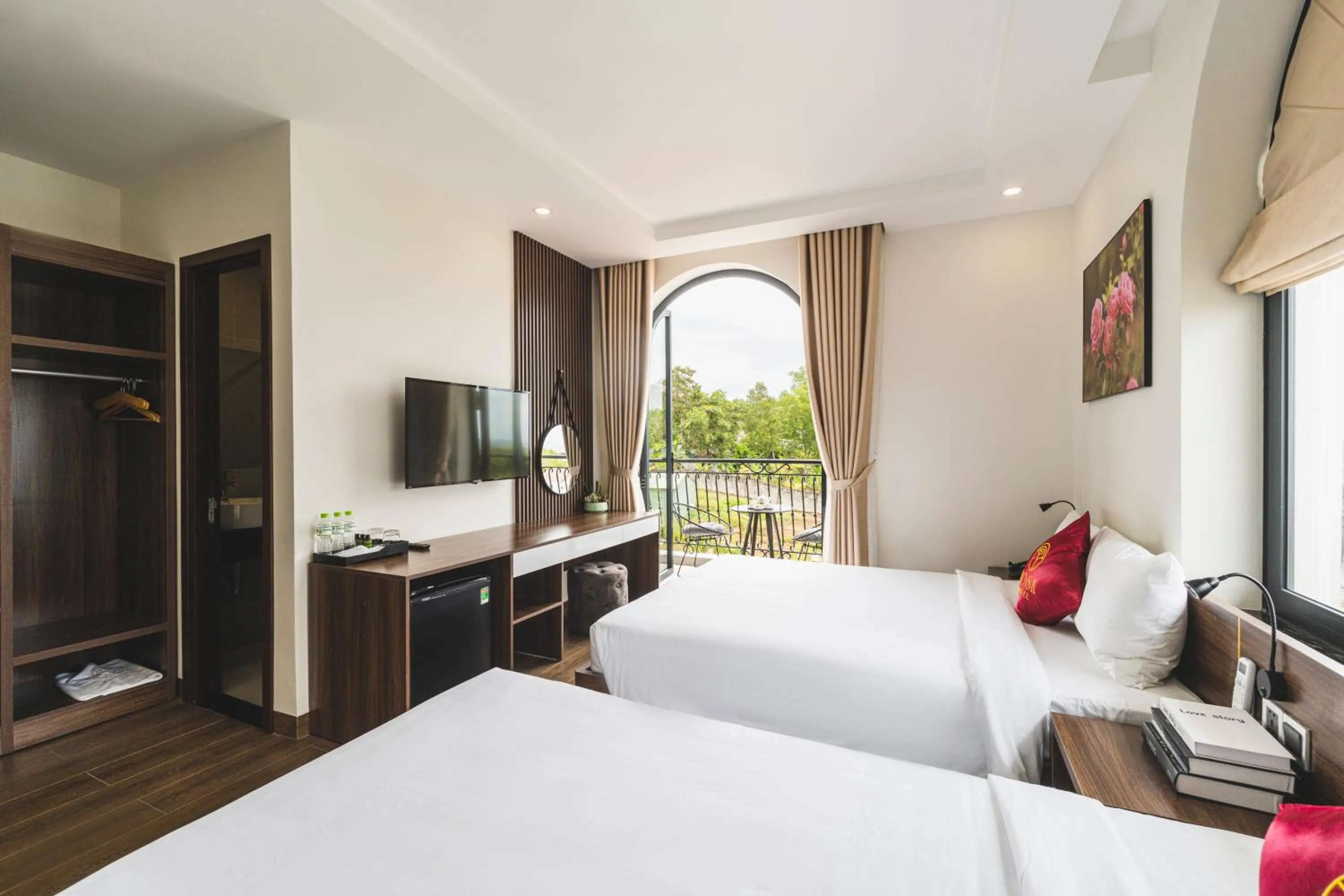 Bed in City Center Rosa Hotel